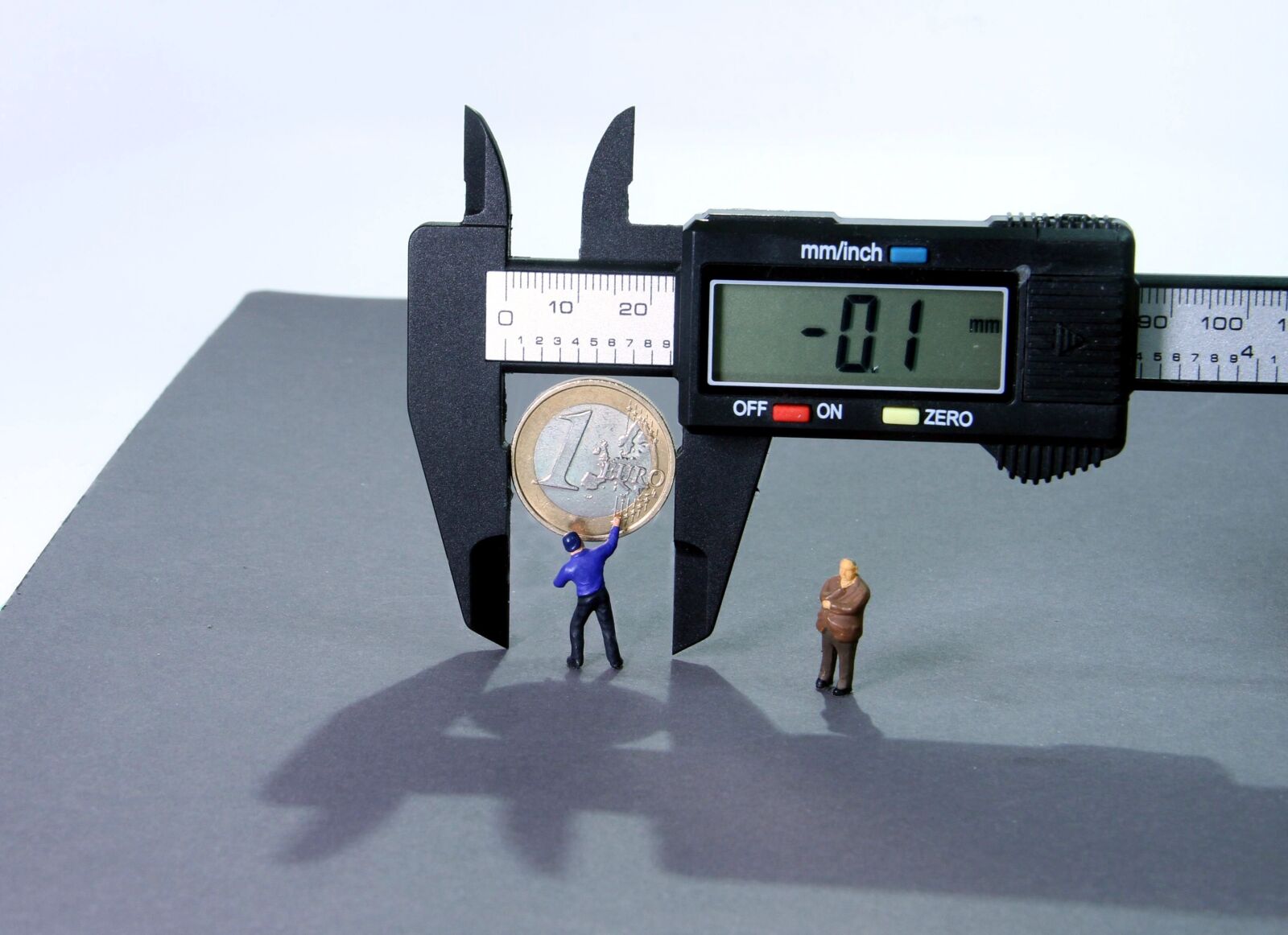 Canon EOS 7D sample photo. Calipers, minus interest, miniature photography