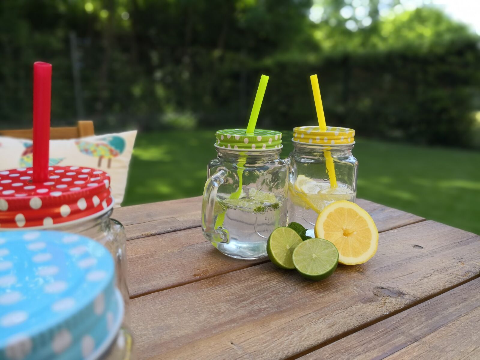 HUAWEI Mate 10 Pro sample photo. Summer, glasses, cocktail photography