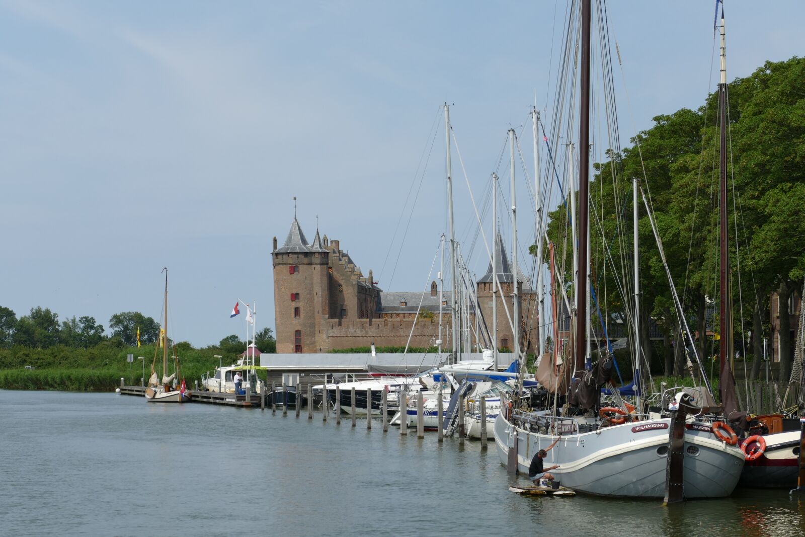 Panasonic Lumix DMC-FZ1000 sample photo. Muiderslot, castle, lock photography