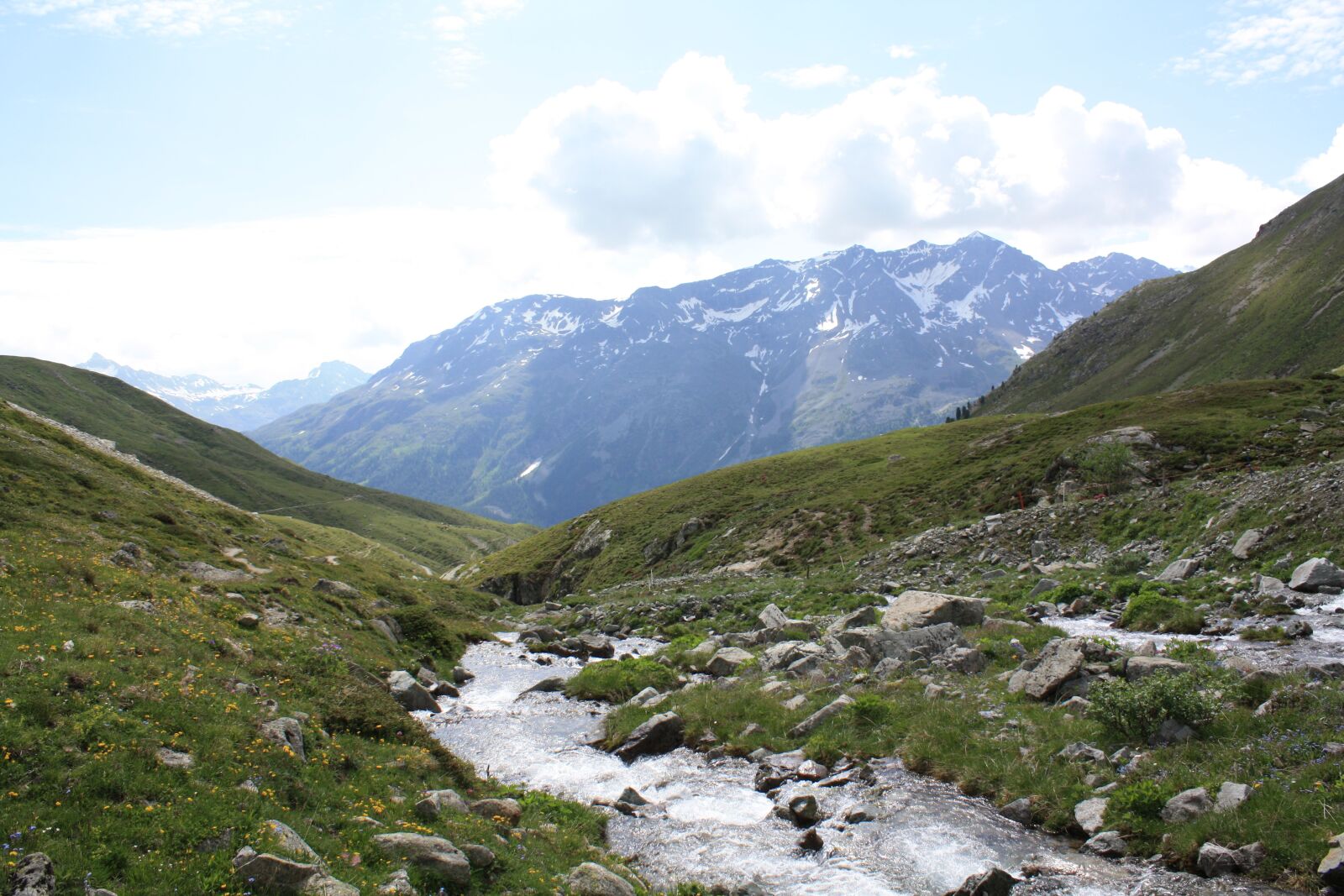Canon EOS 450D (EOS Rebel XSi / EOS Kiss X2) sample photo. River, mountain, switzerland photography
