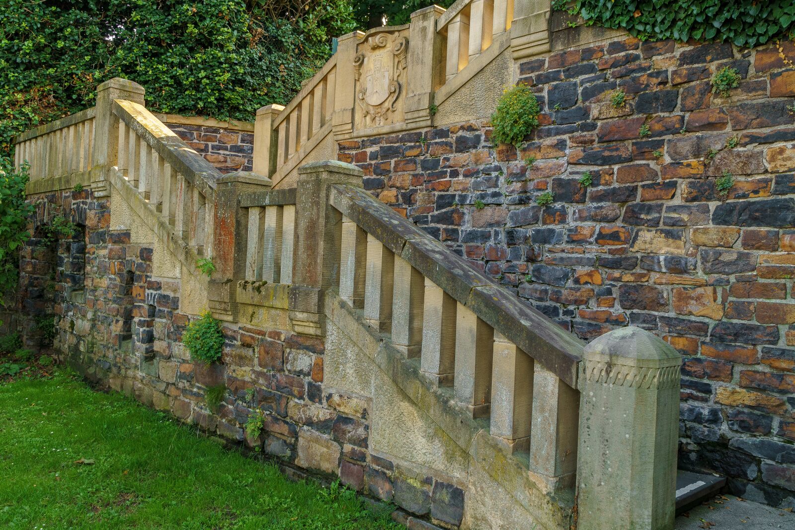 Sony a6000 + Sony E PZ 18-105mm F4 G OSS sample photo. Stairs, villa, bad godesberg photography