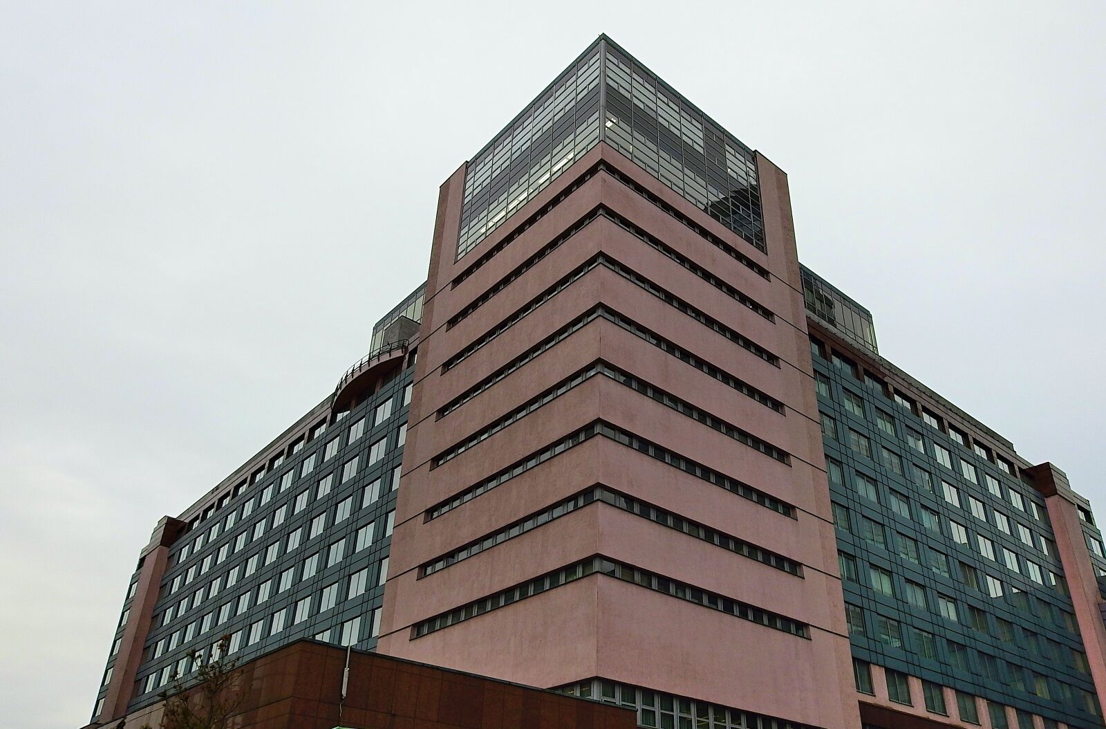 Nikon Coolpix P900 sample photo. Building, architecture, modern photography
