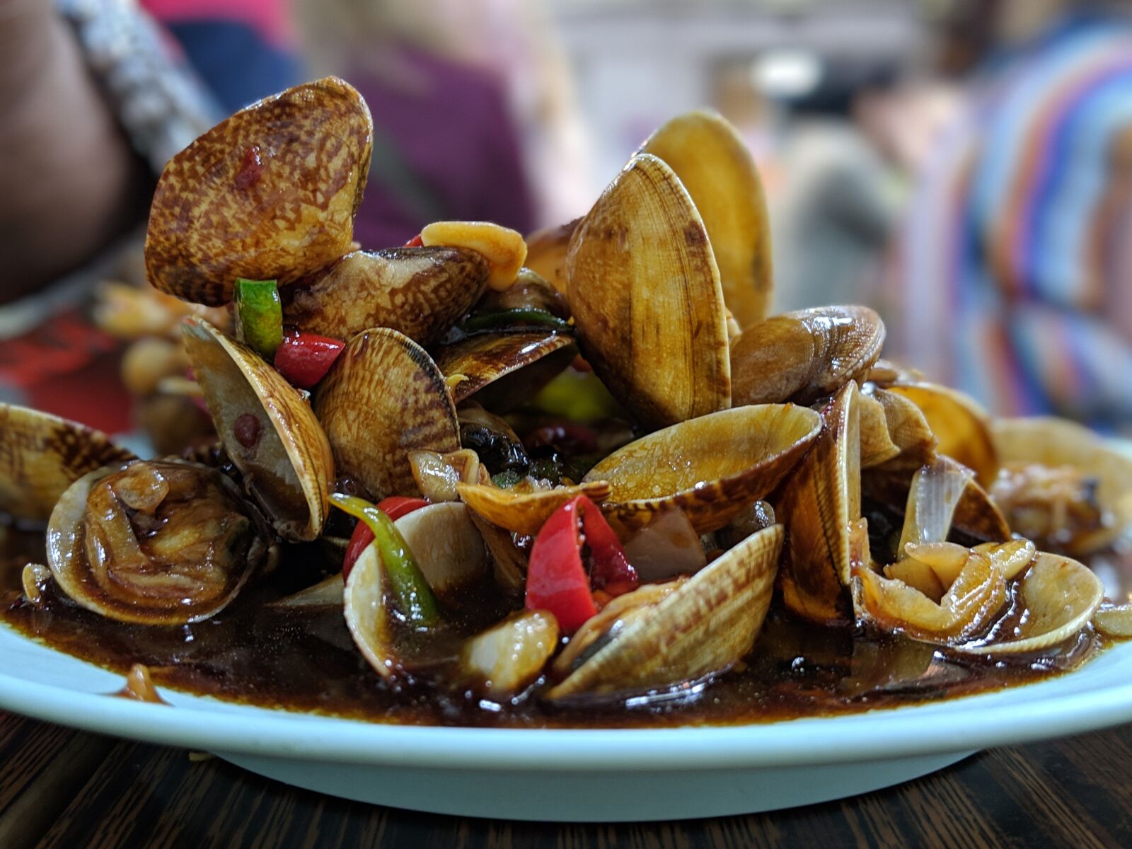 Google Pixel 3 XL sample photo. Mussels, street food, shelled photography
