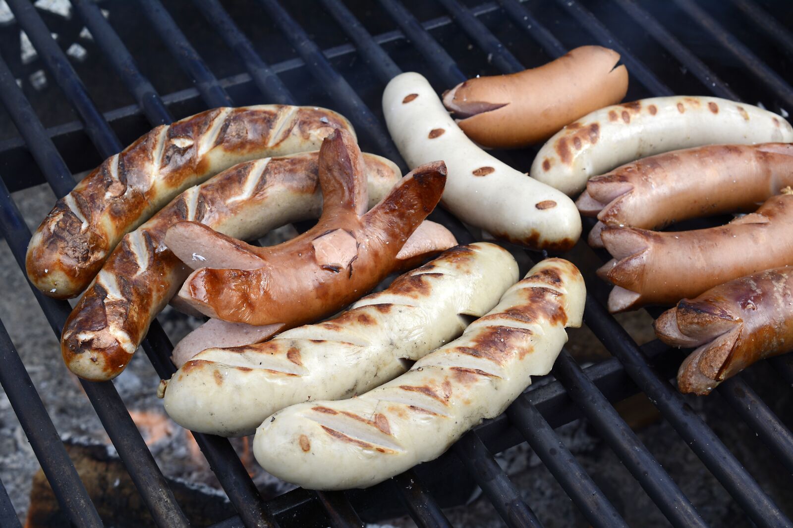 Nikon D7100 sample photo. Grilling, bratwurst, sausage photography