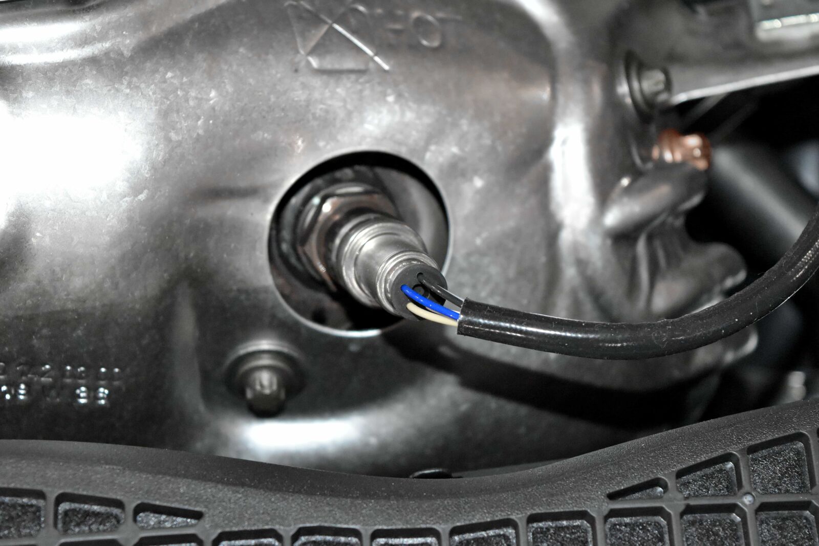 Nikon D5500 sample photo. Engine, garage, repair, repair photography