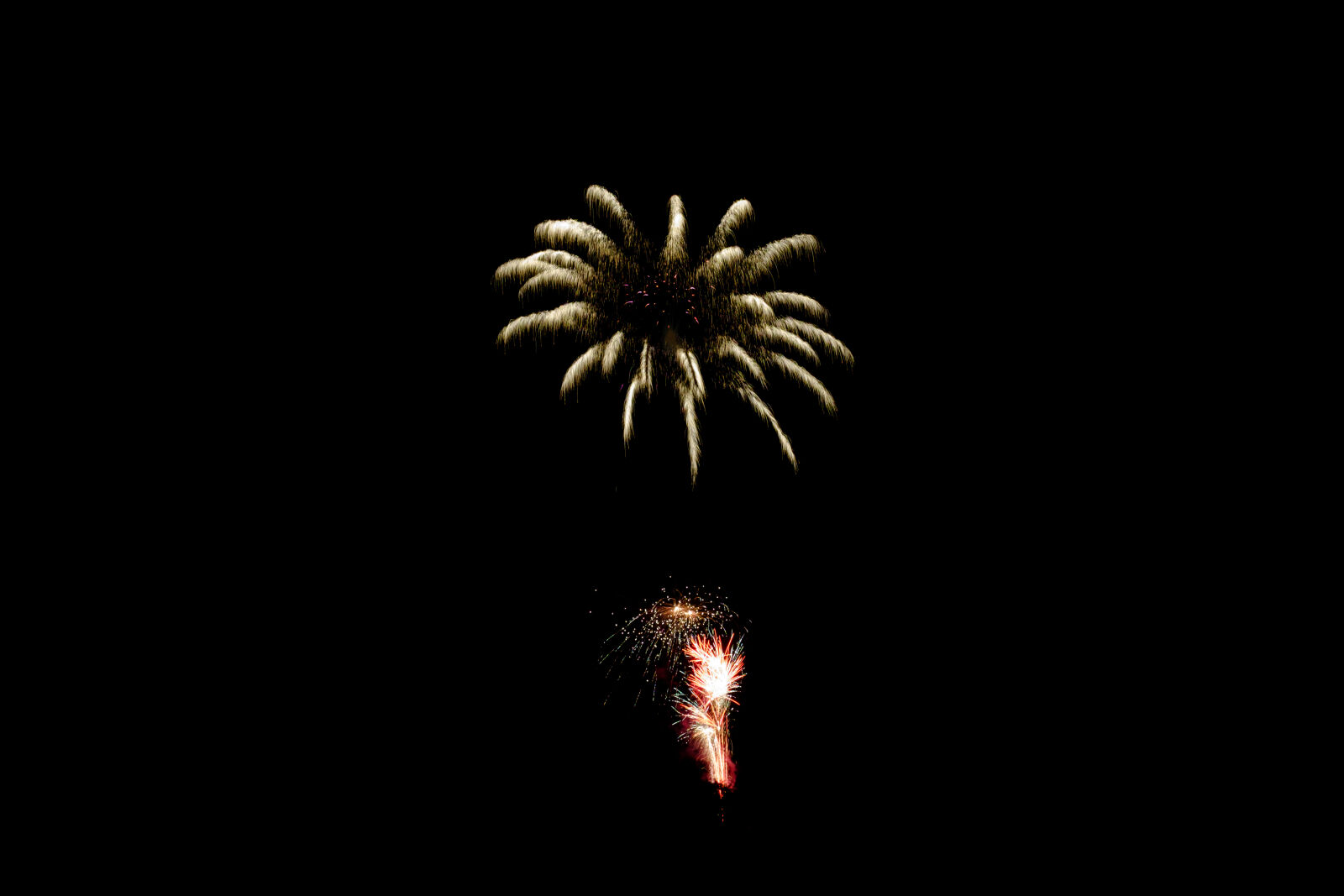 Fujifilm X100S sample photo. Bonfire, celebrate, celebration, explode photography