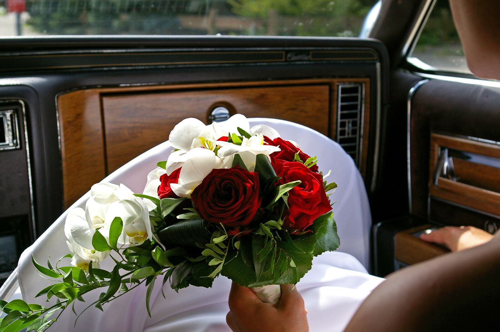 Pentax *ist DL2 sample photo. Bridal bouquet, bride, wedding photography