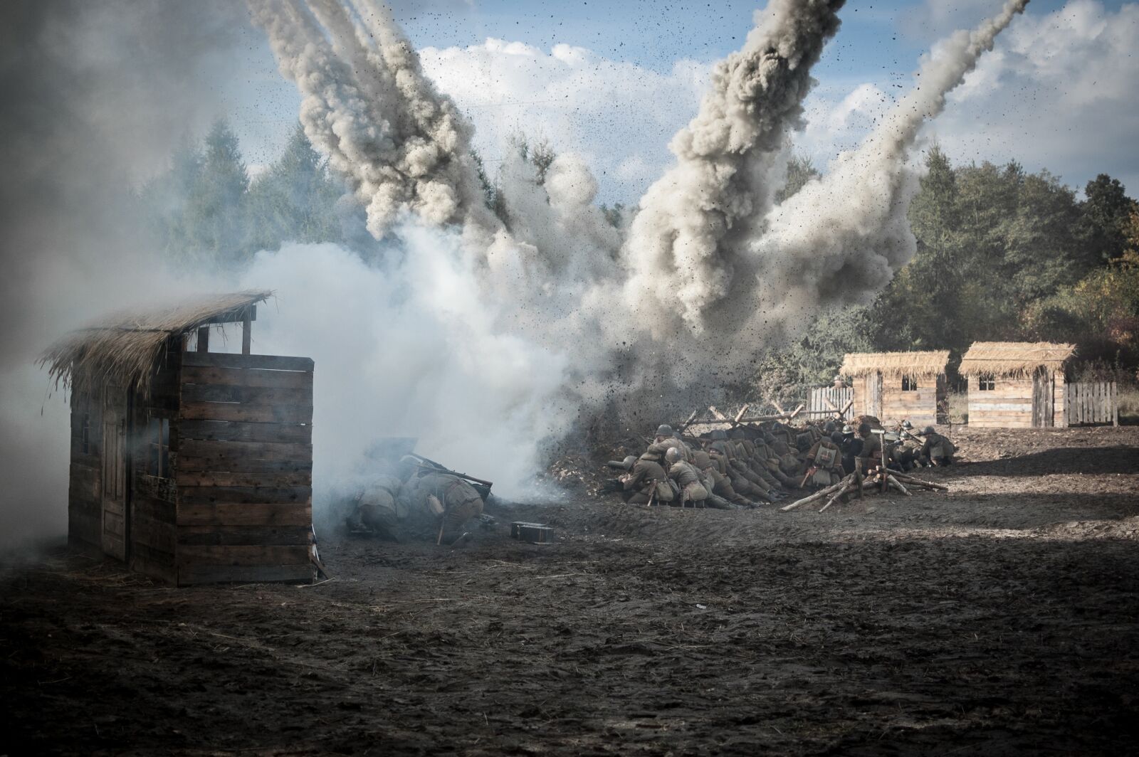 Nikon D40 sample photo. The eruption, the war photography