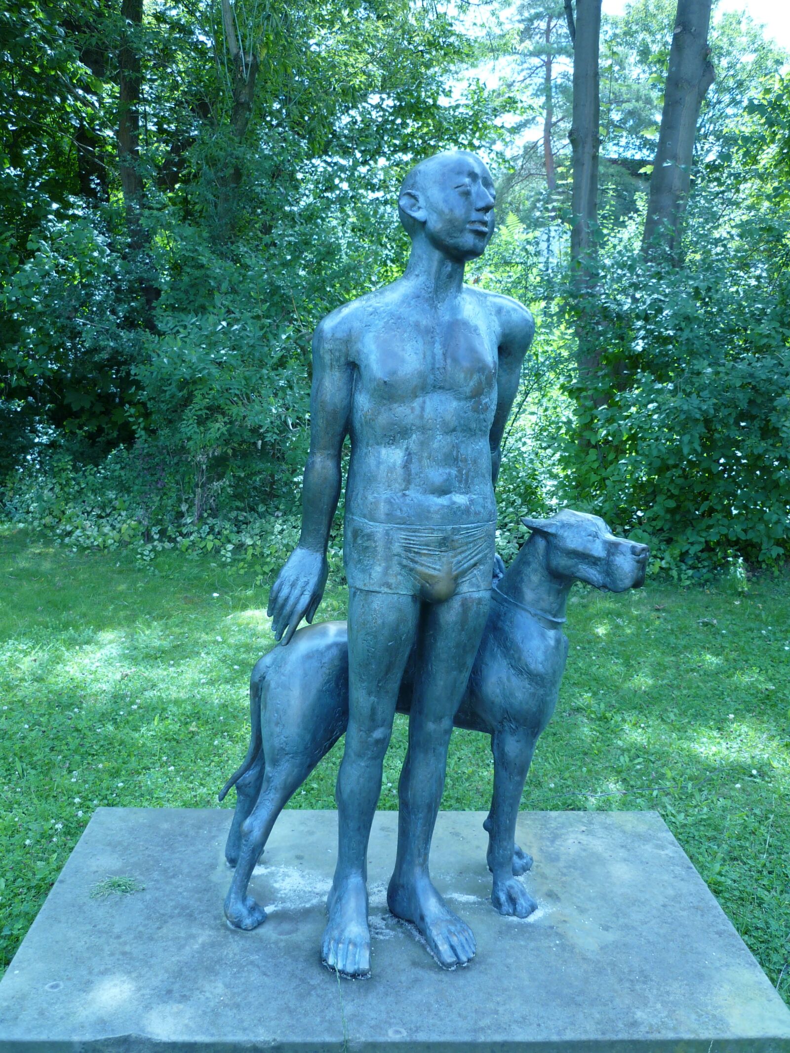 Panasonic Lumix DMC-FS6 sample photo. Bronze figure, man, dog photography