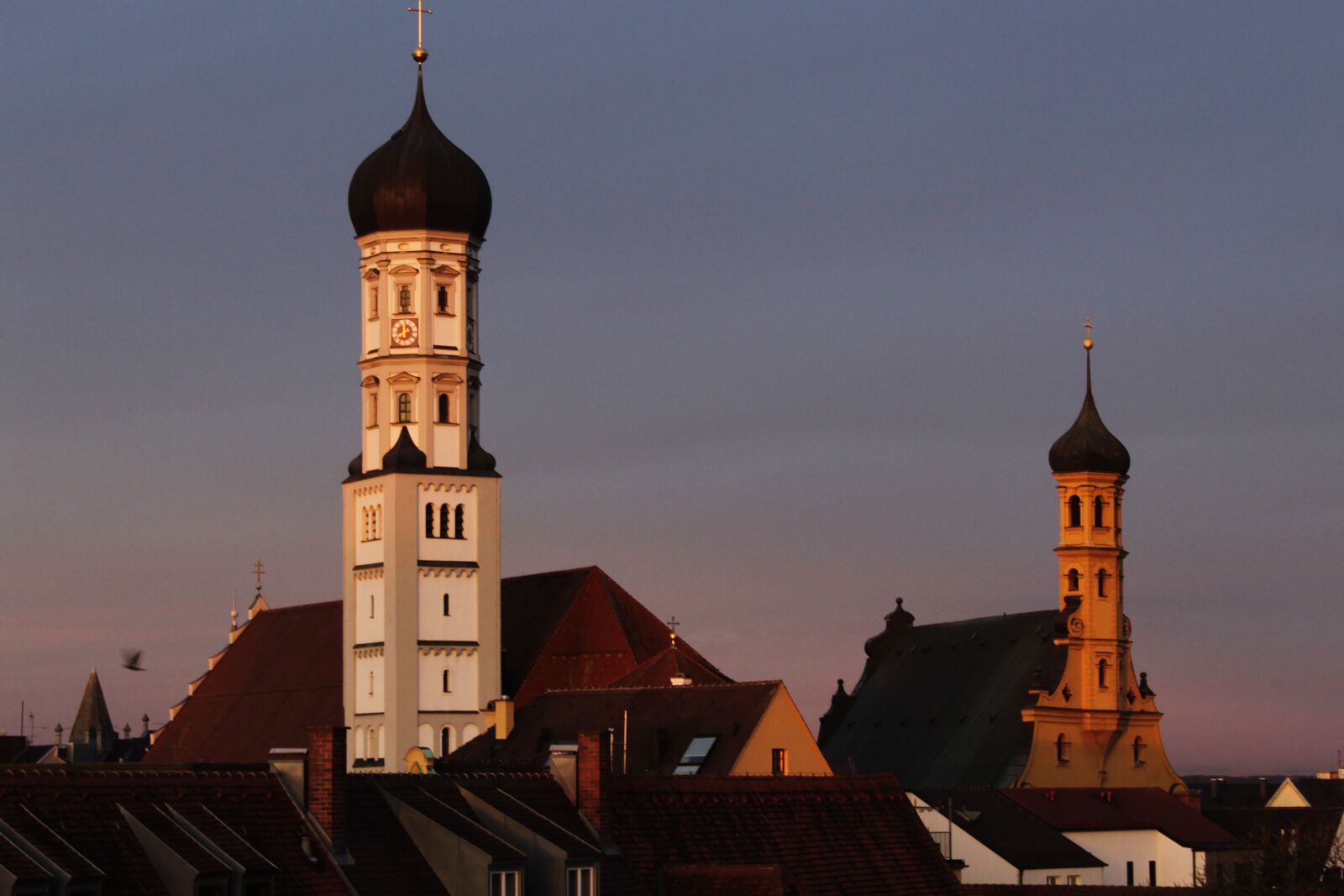Canon EOS 1300D (EOS Rebel T6 / EOS Kiss X80) sample photo. Church, church steeples, evening photography