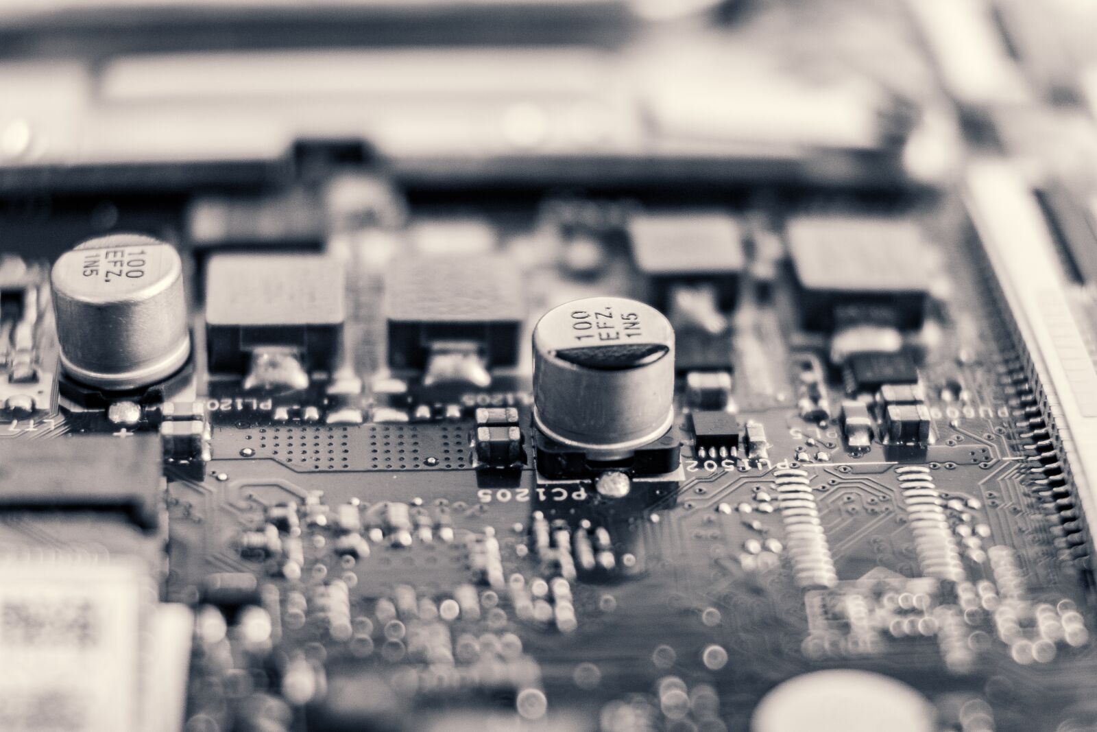 Fujifilm X-T10 sample photo. Computer, motherboard, page photography