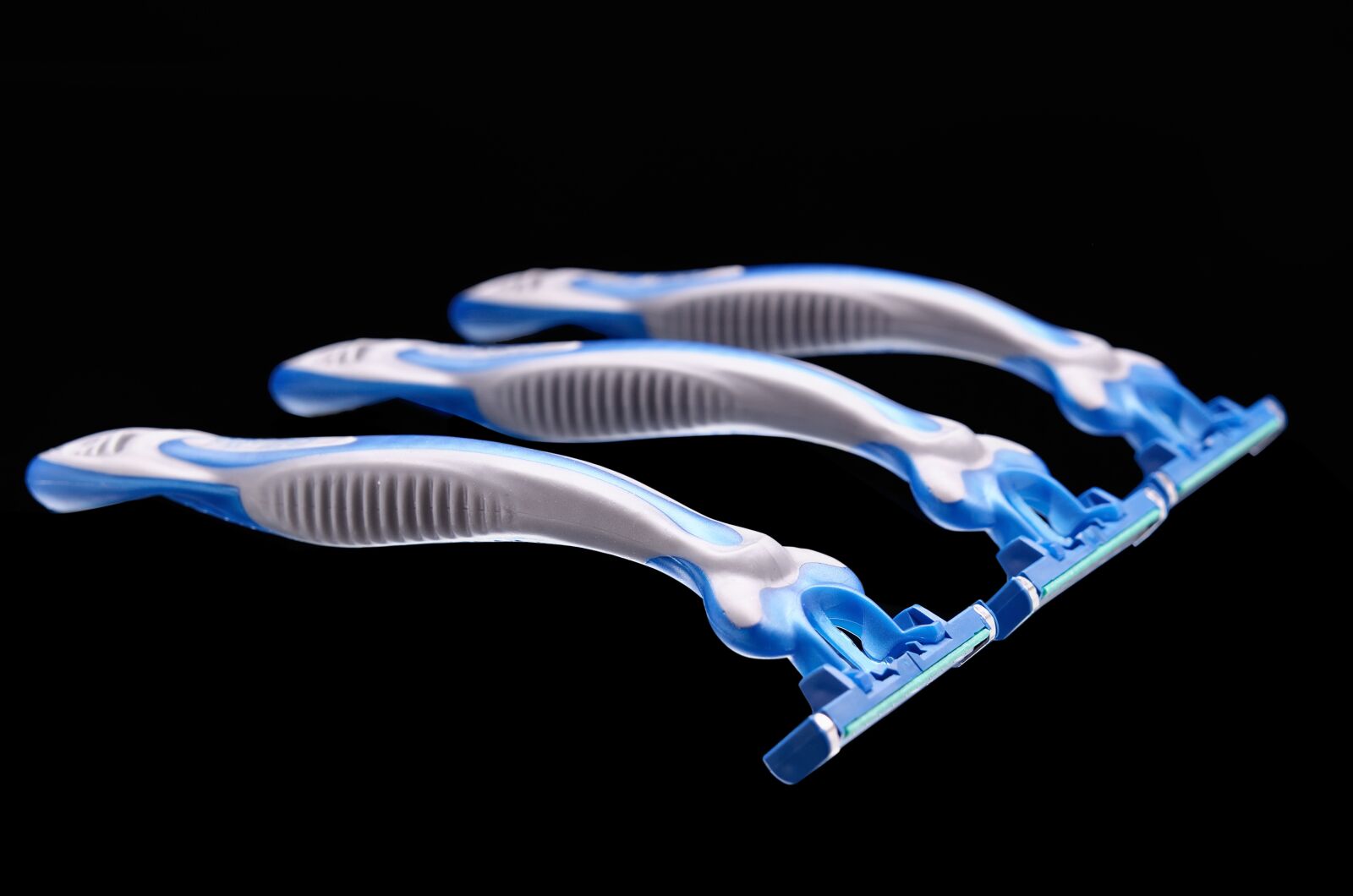 Nikon D7000 sample photo. Razors, sharp, shaving photography