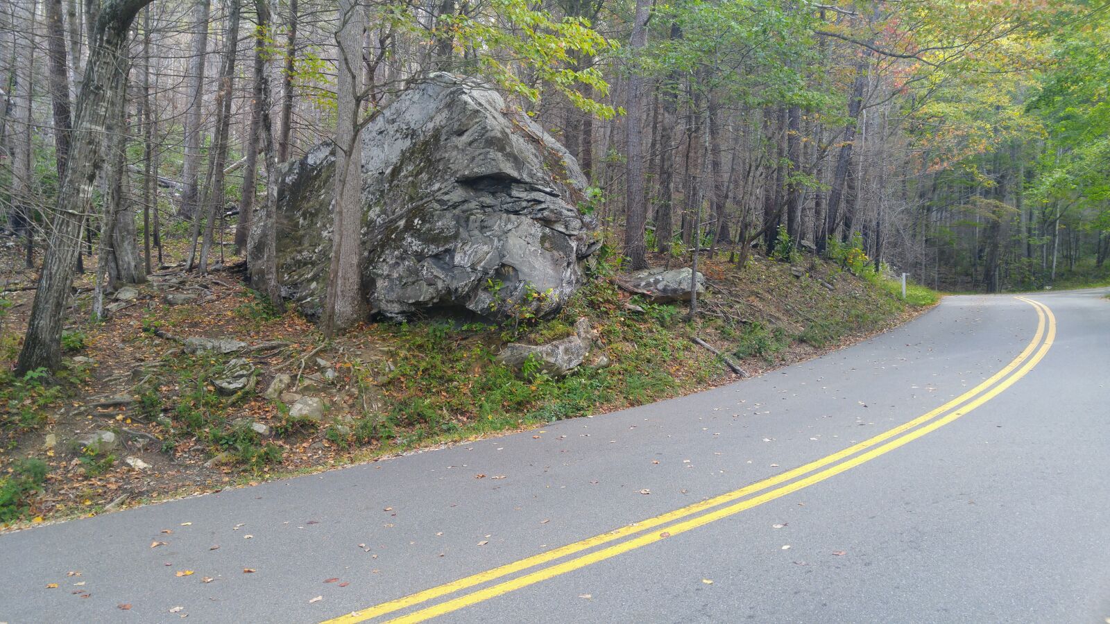 LG G4 sample photo. Mountain, road, smoky, mountains photography