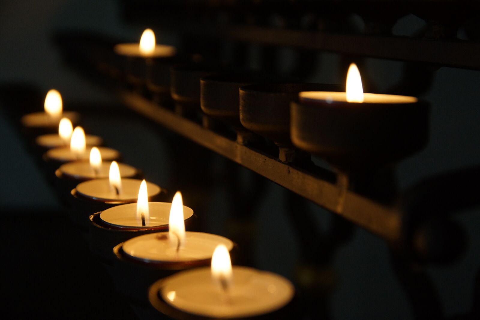 17-50mm F2.8 sample photo. Church, candles, light photography