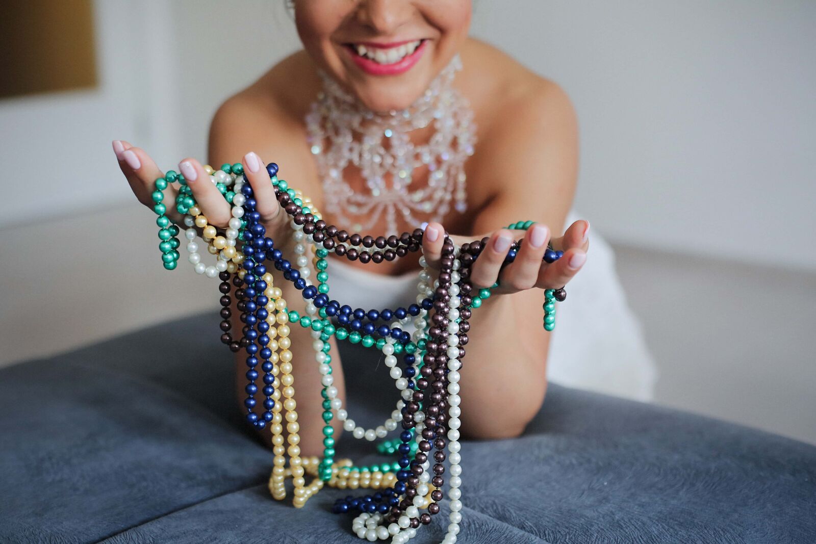 Canon EOS 5D Mark III sample photo. Pears, necklace, pretty girl photography