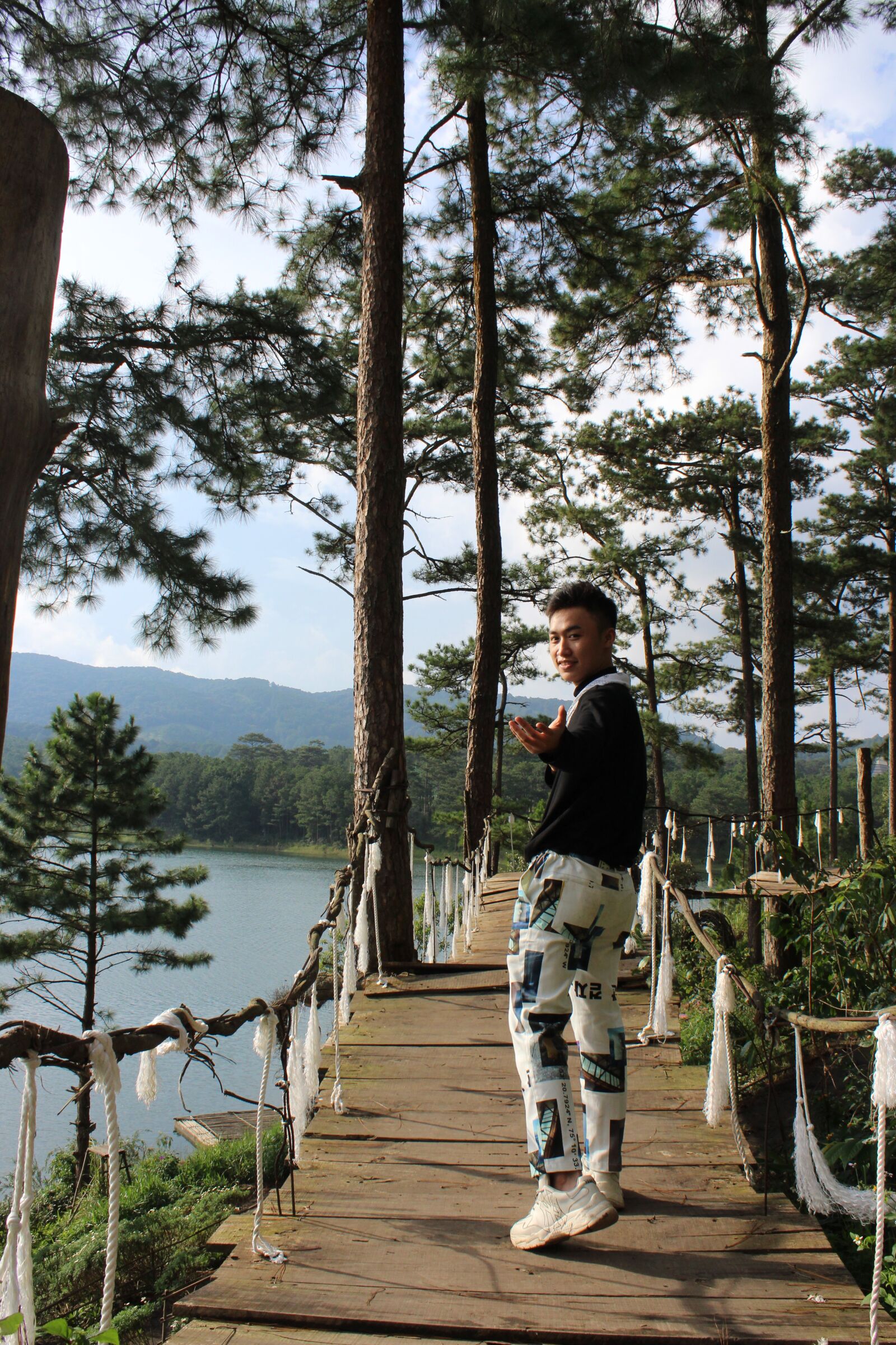 Canon EOS 1300D (EOS Rebel T6 / EOS Kiss X80) sample photo. Boy, asian, vietnamese photography