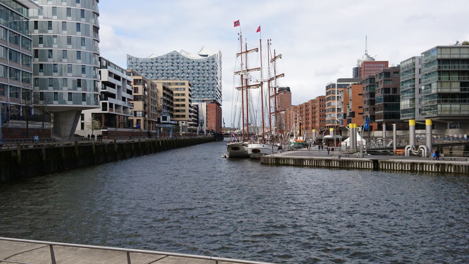 Sony Xperia X Compact sample photo. Hamburg, the marco polo photography