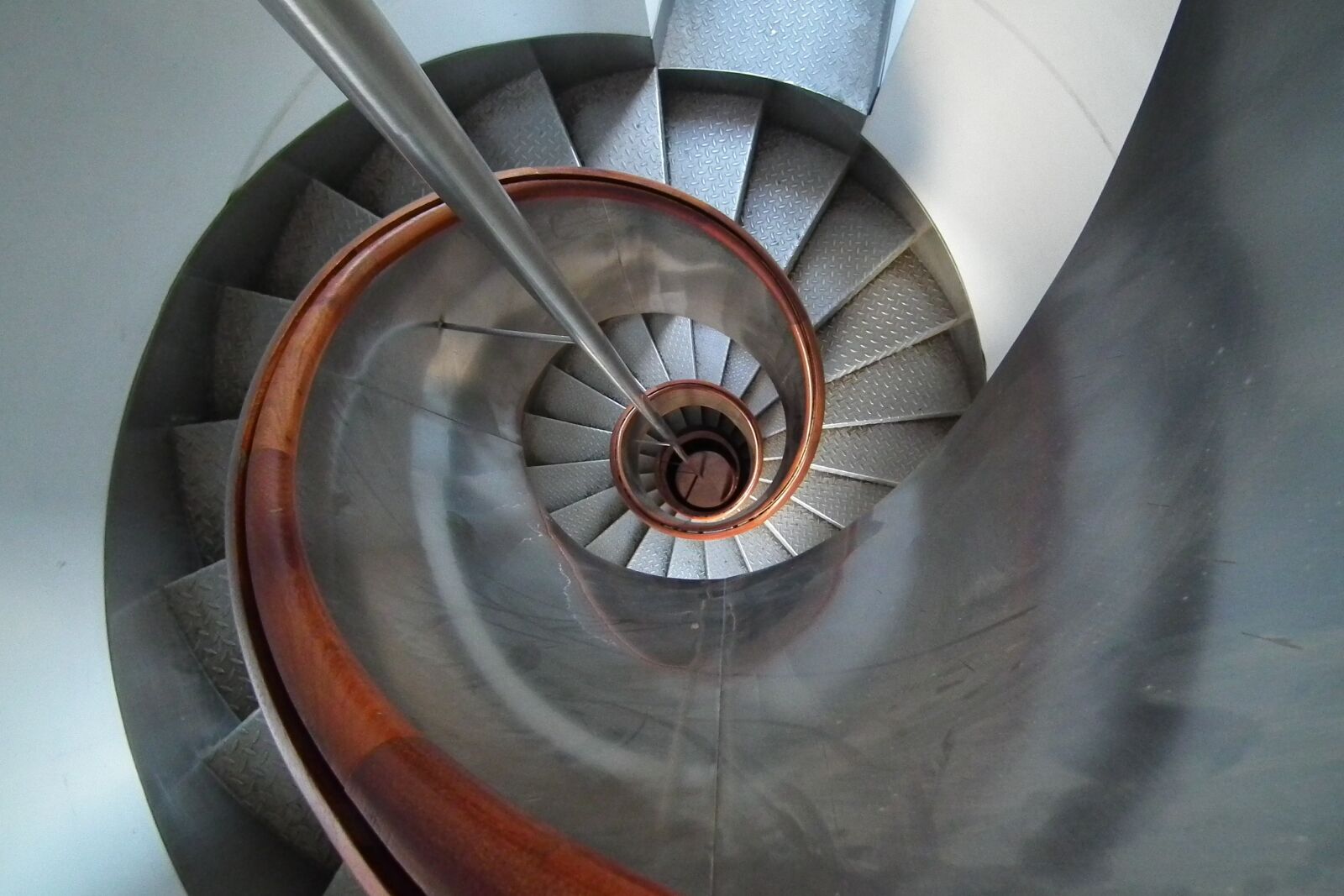 FujiFilm FinePix HS10 (FinePix HS11) sample photo. Ladder, spiral, snail photography