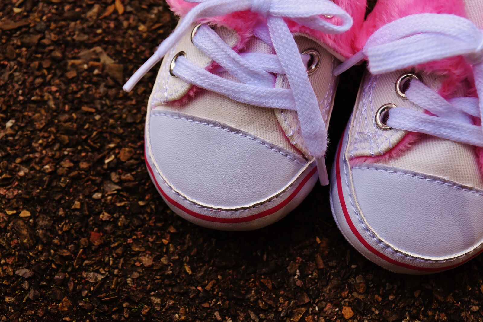 Nikon D7200 sample photo. Baby shoes, small, baby photography