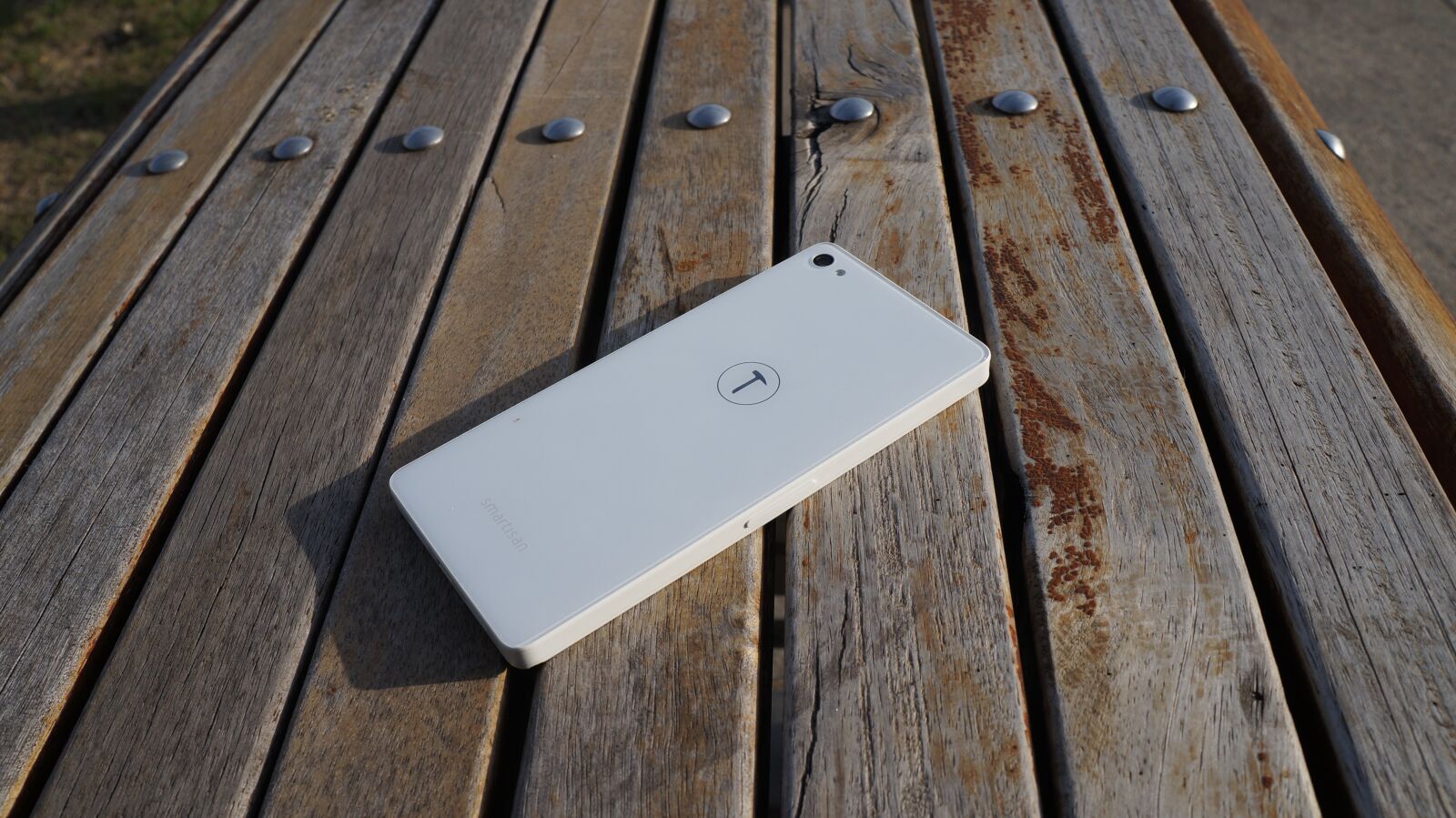 Sony Alpha NEX-5N sample photo. Hammer phone, mobile, smartisan photography