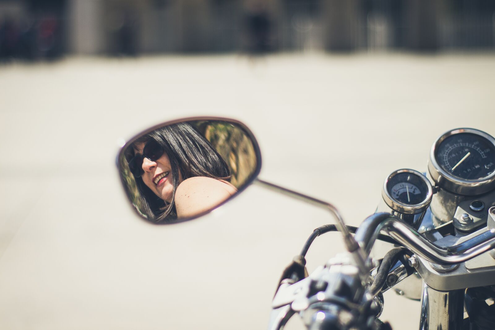 Canon EOS 700D (EOS Rebel T5i / EOS Kiss X7i) sample photo. Mirror, moto, model photography