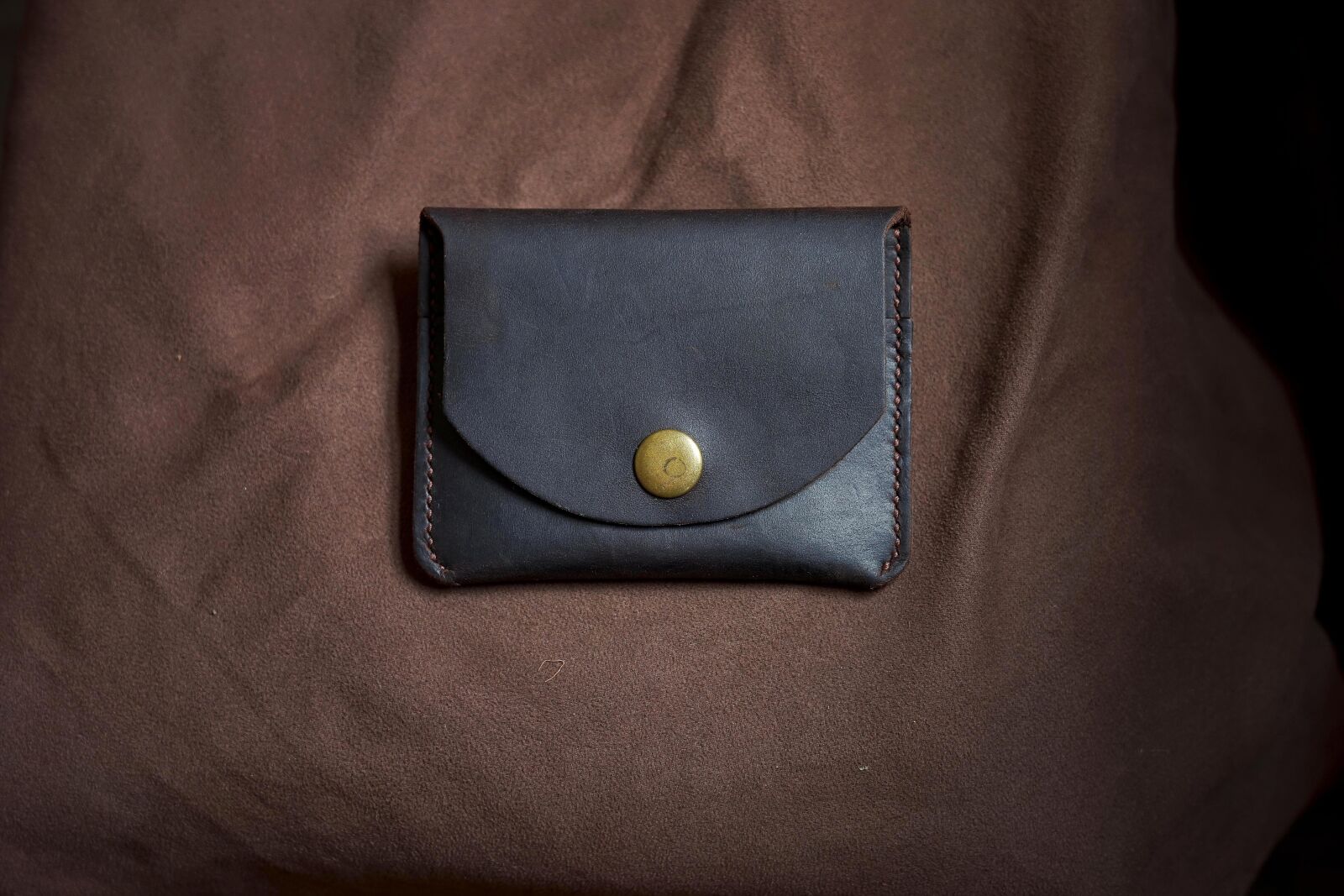 Sony a7 + Sony FE 50mm F1.8 sample photo. Wallet, handmade, leather photography