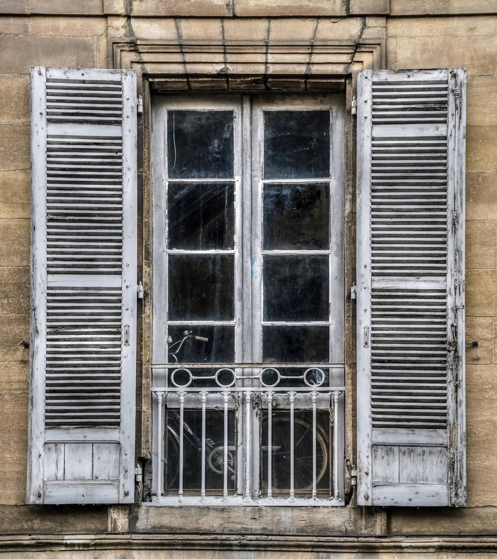 Nikon D500 sample photo. Old, house, wall, wood photography
