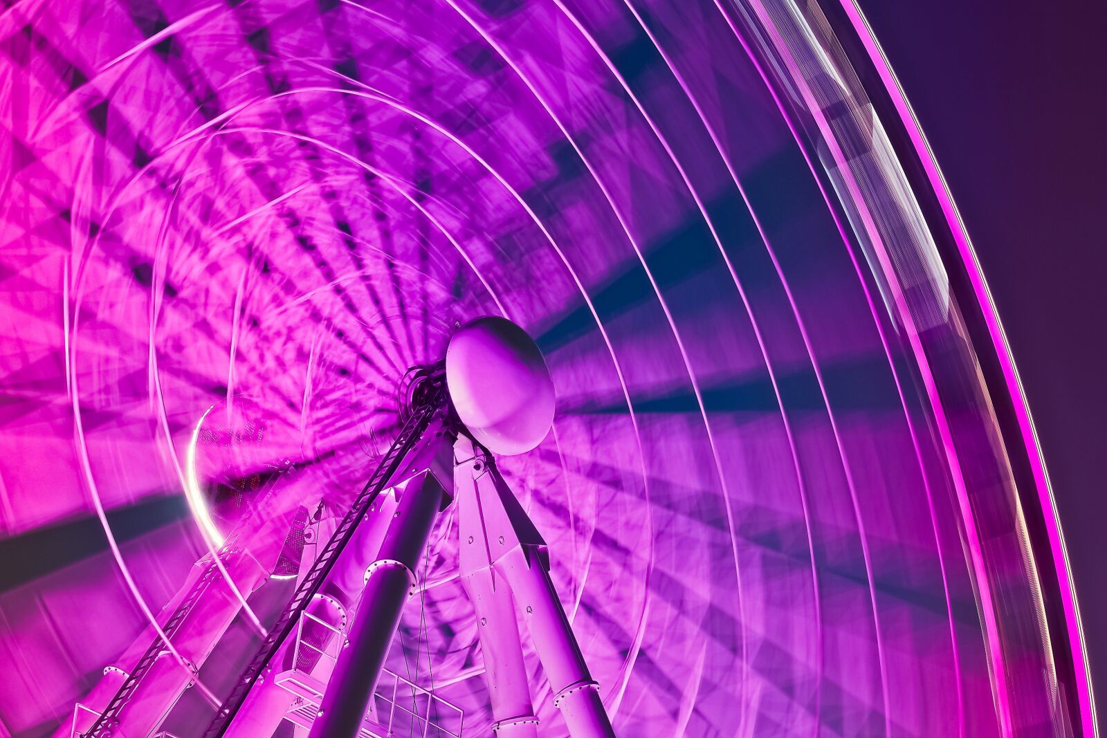 Olympus OM-D E-M10 sample photo. Ferris wheel, ride, carnies photography