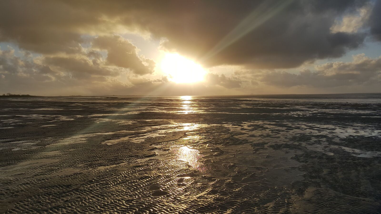 Samsung Galaxy S6 sample photo. North sea, sun, beach photography