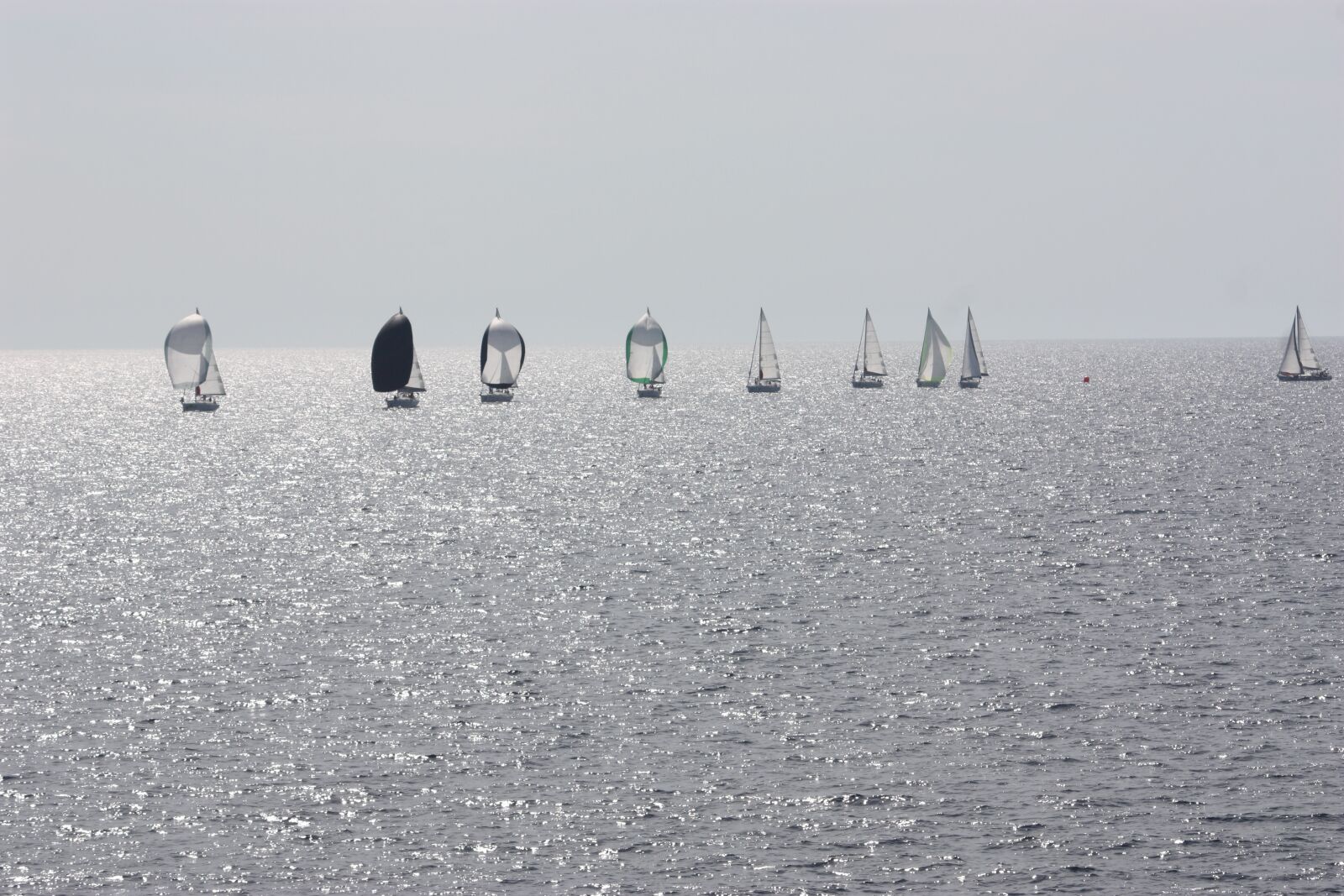 Canon EOS 450D (EOS Rebel XSi / EOS Kiss X2) sample photo. Sails, sea, water photography