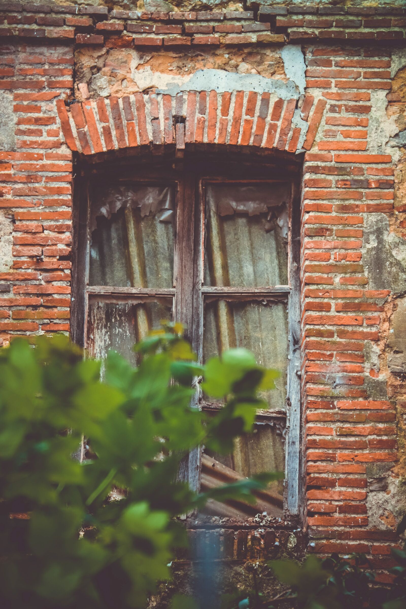 Canon EOS 70D sample photo. Window, dark, house photography