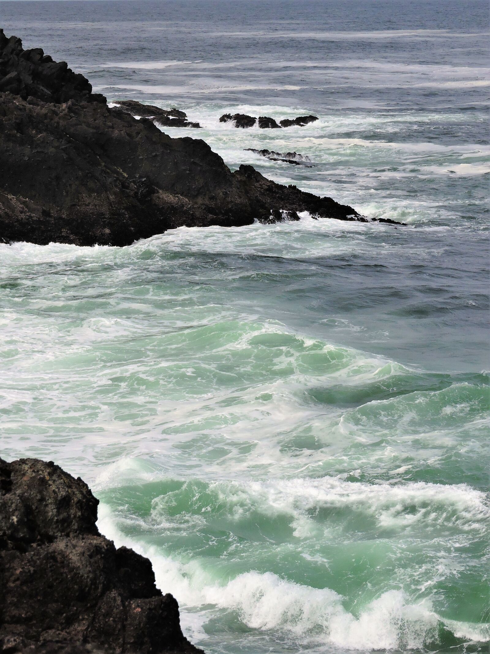 Nikon Coolpix P600 sample photo. Rocky creek viewpoint, ocean photography