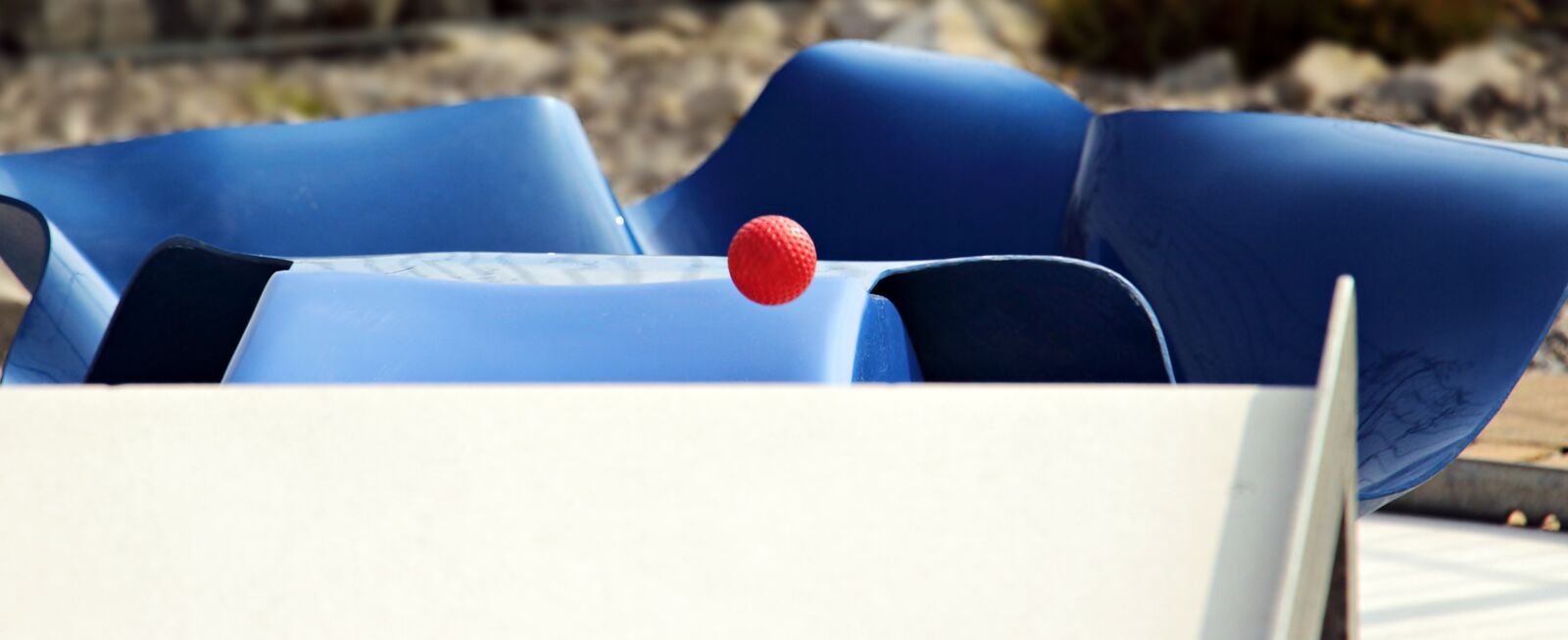 Canon EOS 100D (EOS Rebel SL1 / EOS Kiss X7) sample photo. Miniature golf, mini golf photography