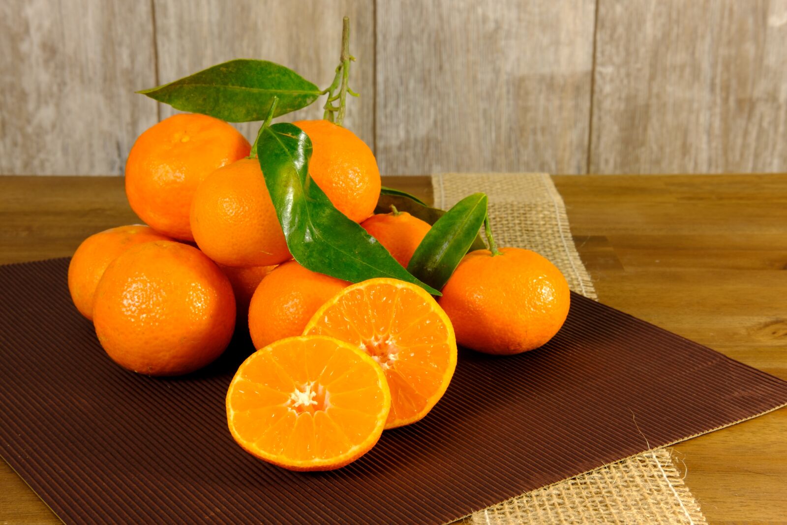 Fujifilm X-T2 + Fujifilm XF 35mm F2 R WR sample photo. Tangerines, clementines, oranges photography