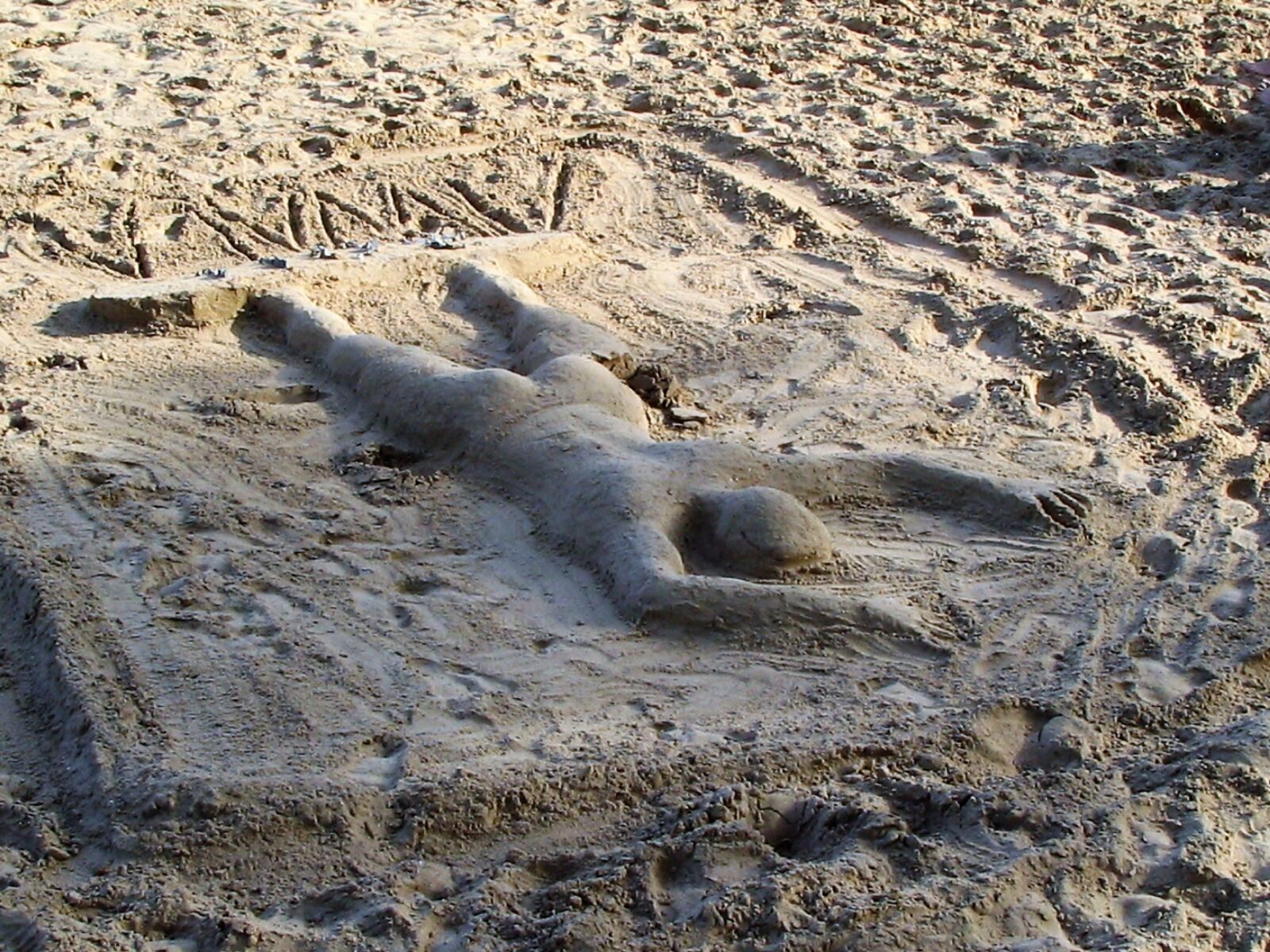 Canon DIGITAL IXUS I sample photo. Beach, sand, sculpture photography
