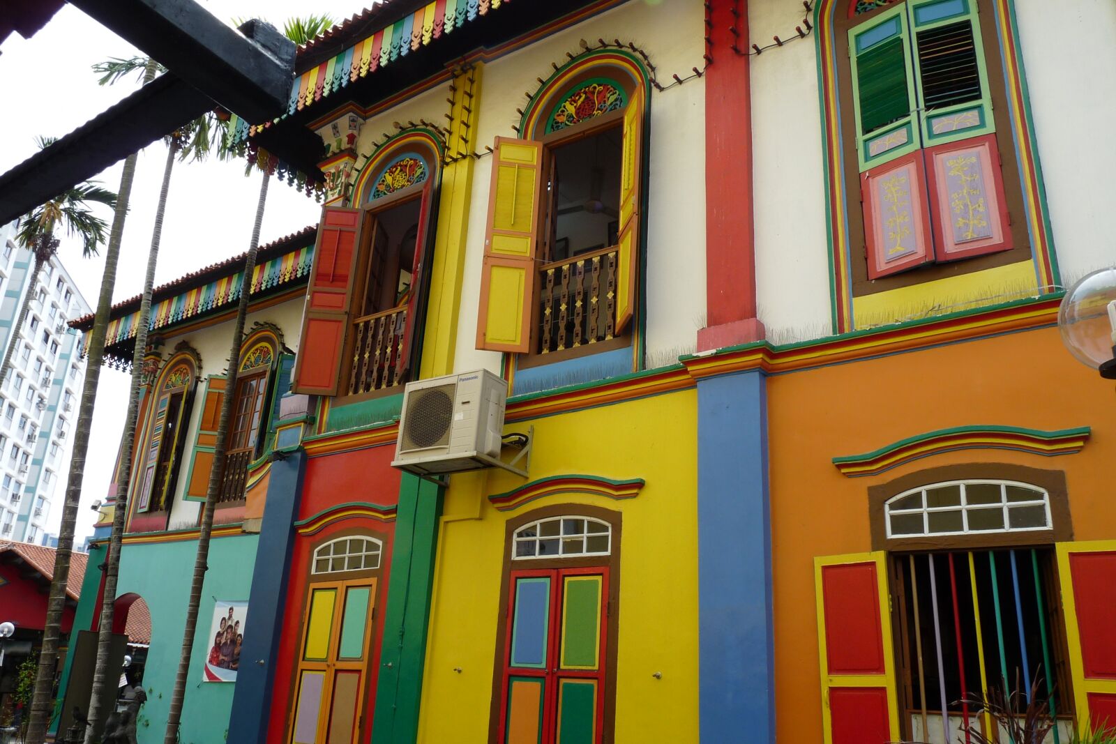 Panasonic Lumix DMC-FZ28 sample photo. Singapore, arab street, little photography