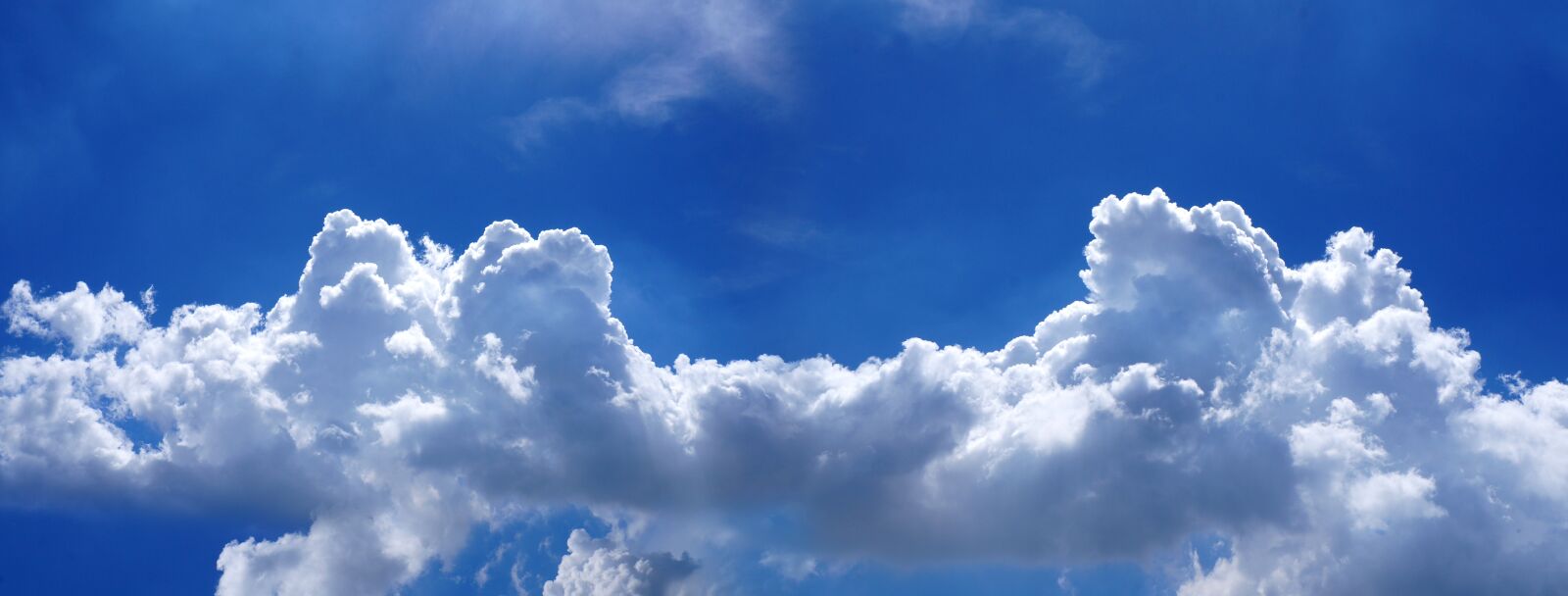 Sony Alpha NEX-F3 + Sony E 18-55mm F3.5-5.6 OSS sample photo. Sky, the cloud, moments photography