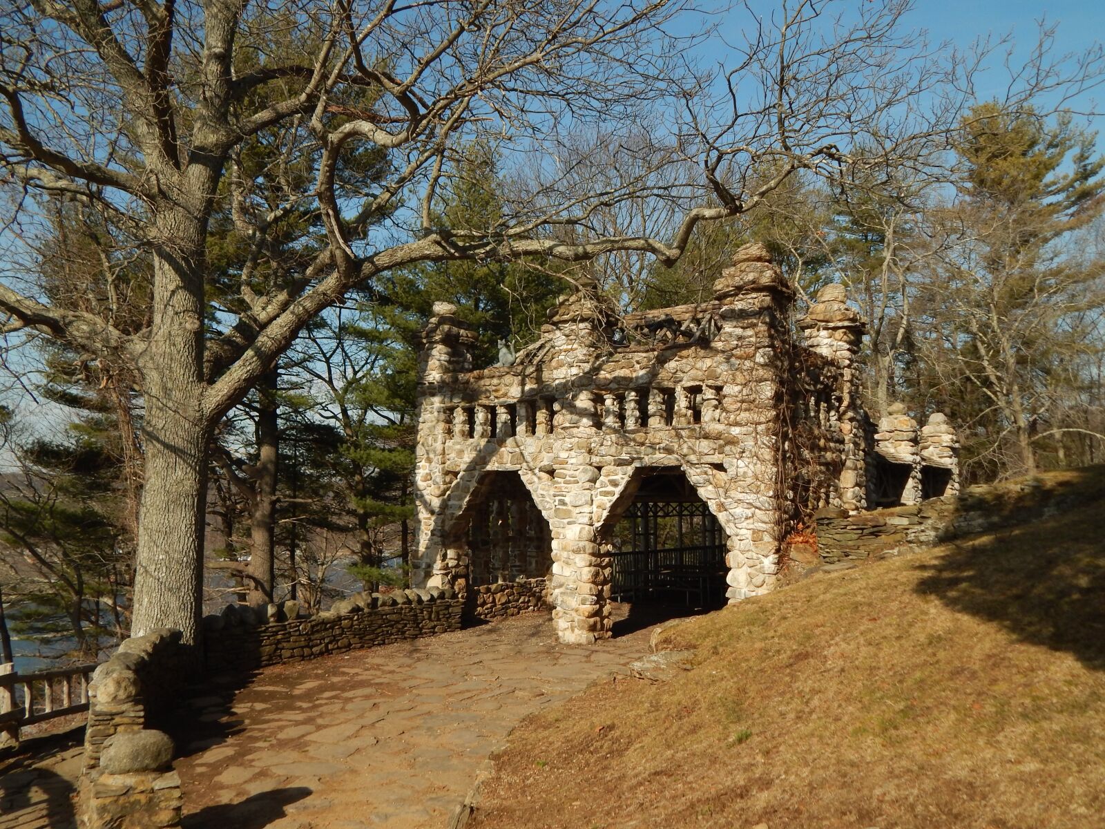 Nikon Coolpix L820 sample photo. Castle, gillette, stone photography