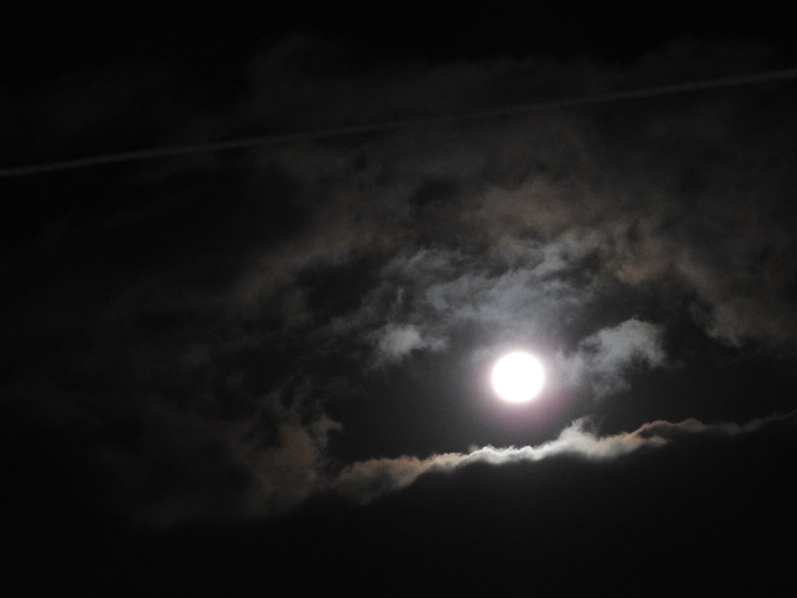 Nikon Coolpix P610 sample photo. Moon, clouds, sky photography