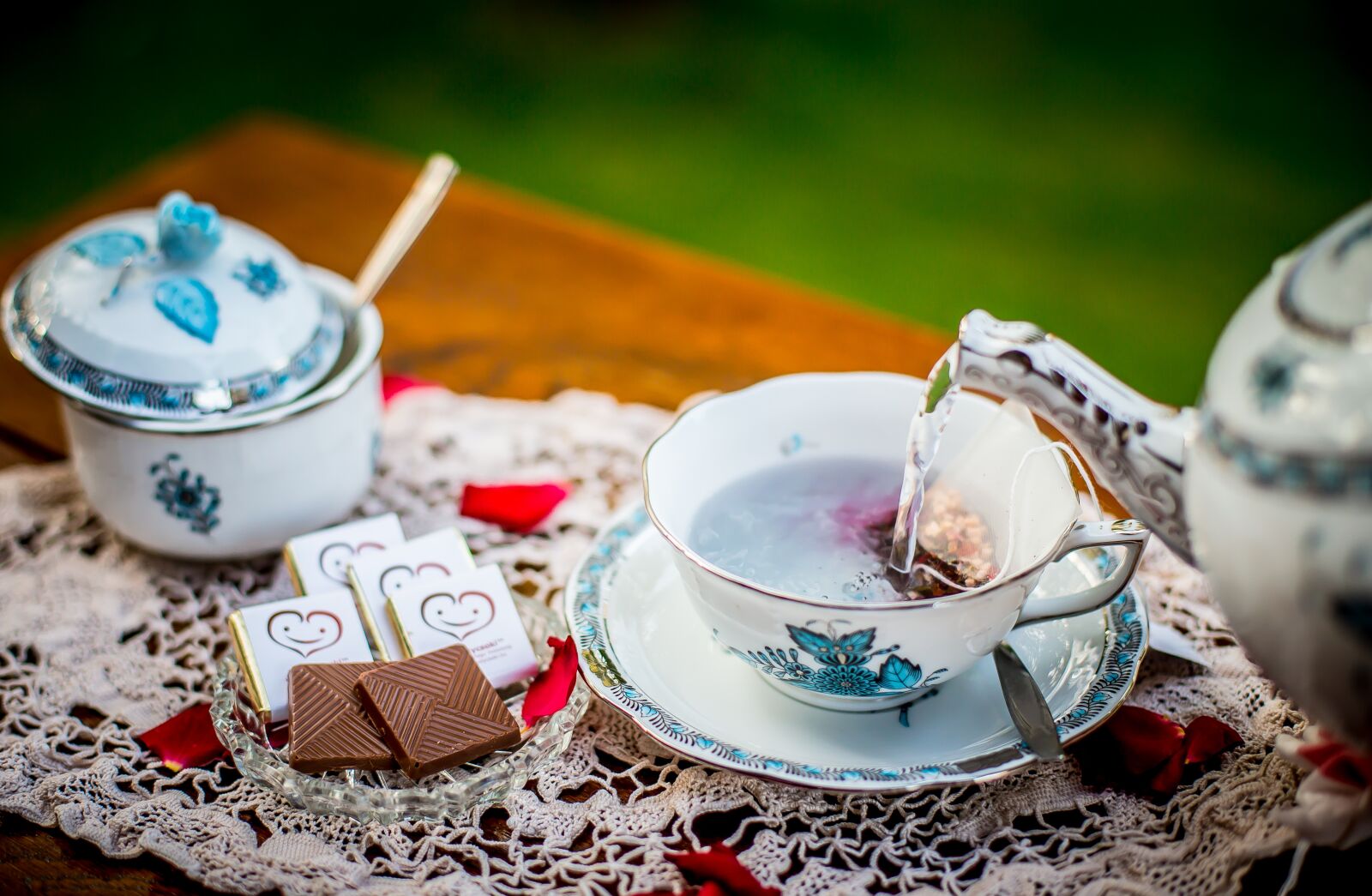 Canon EOS 6D + Canon EF 50mm F1.4 USM sample photo. Chocolate, gift, coffee chocolate photography