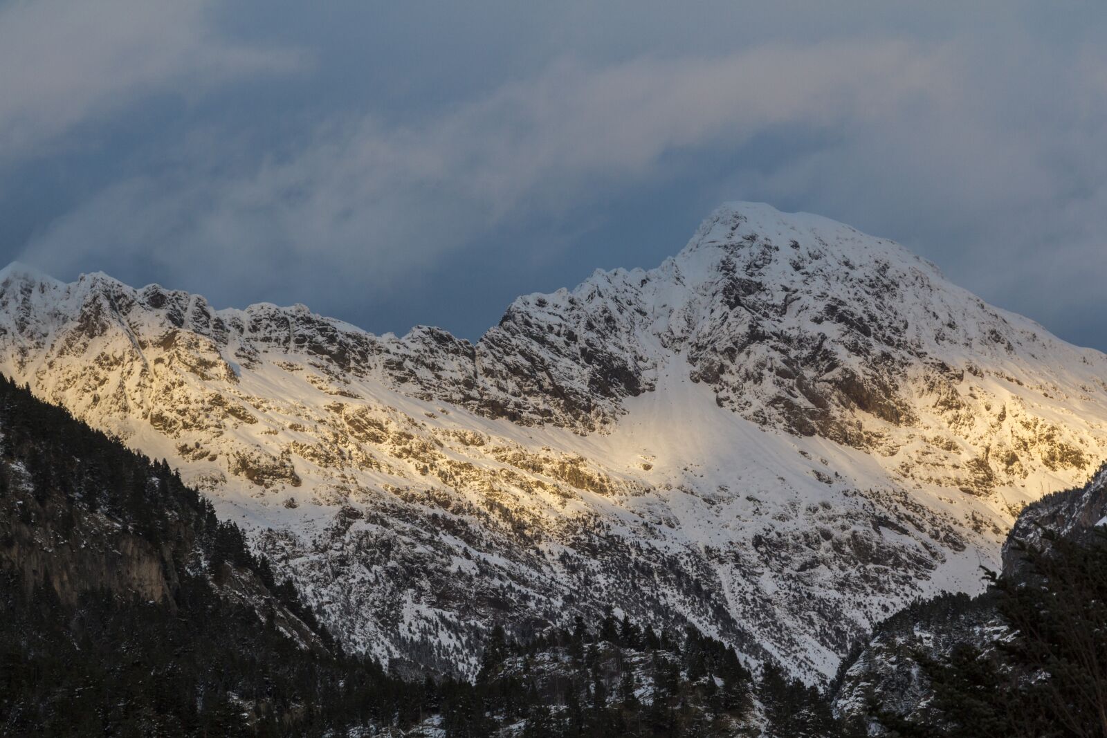 Canon EOS 60D + Canon EF 24-105mm F4L IS USM sample photo. Mountains, huesca, spain photography