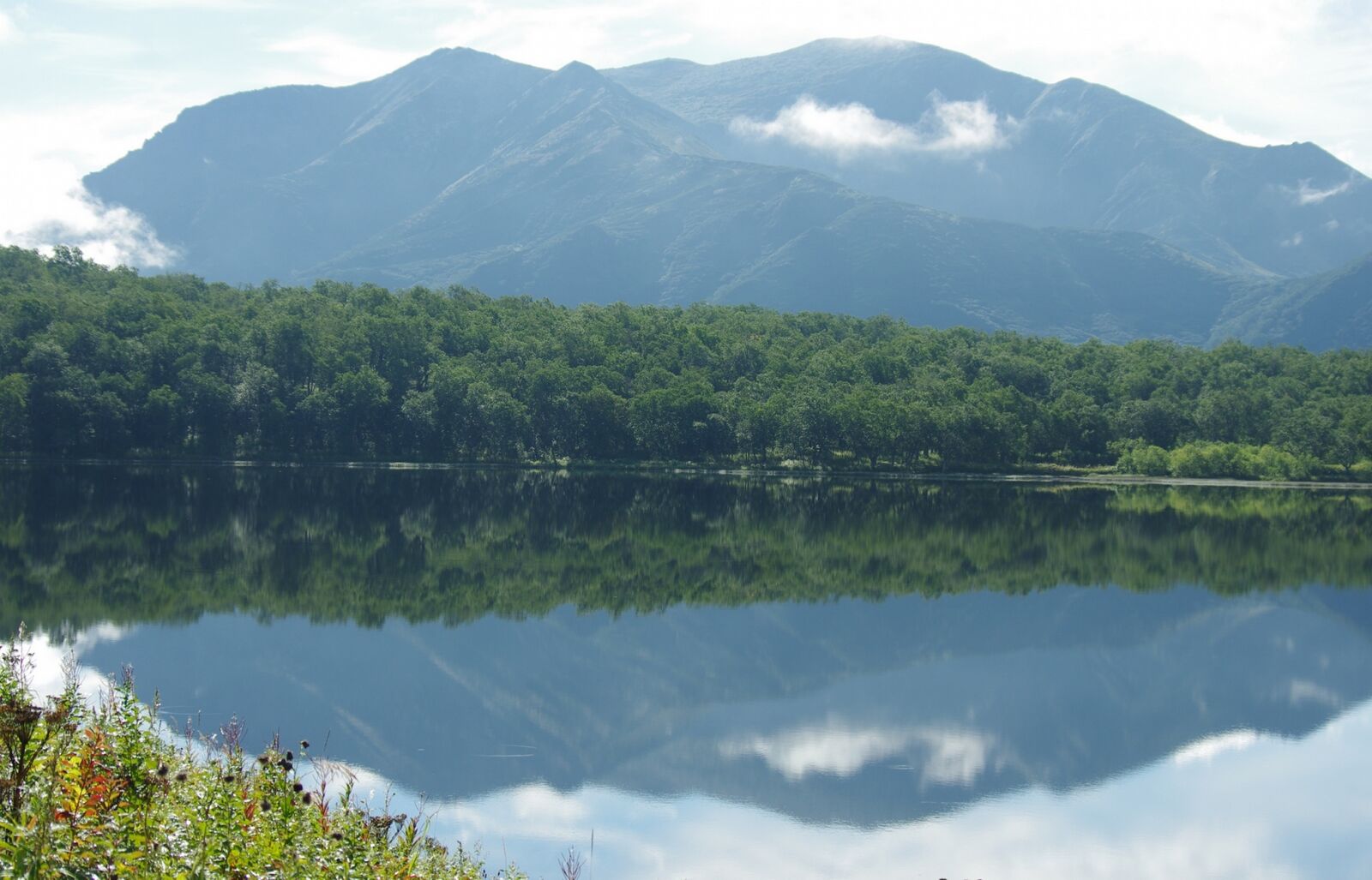 Pentax K-5 sample photo. Mountains, lake, forest photography