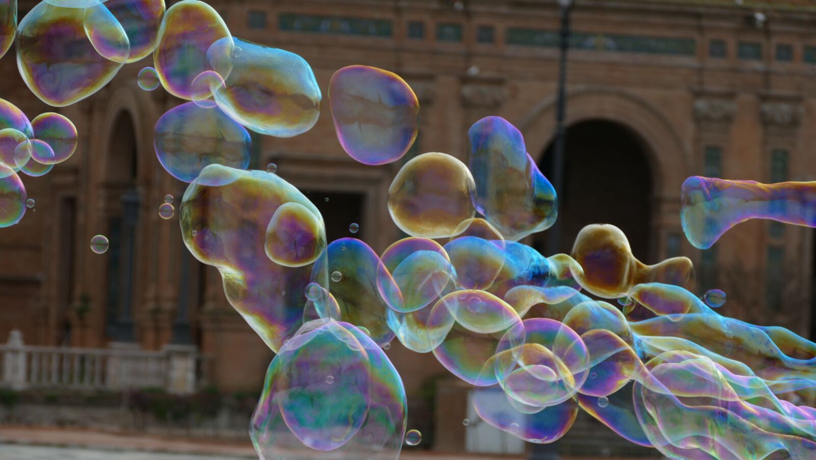 Panasonic Lumix DMC-FZ1000 sample photo. Seville, soap bubbles, vacations photography