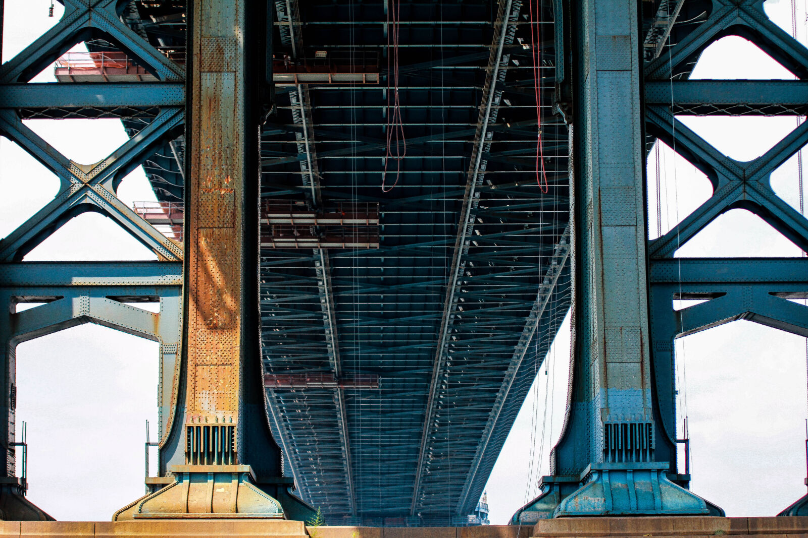 Canon EOS 550D (EOS Rebel T2i / EOS Kiss X4) sample photo. Blue, bridge, yellow, dumbo photography