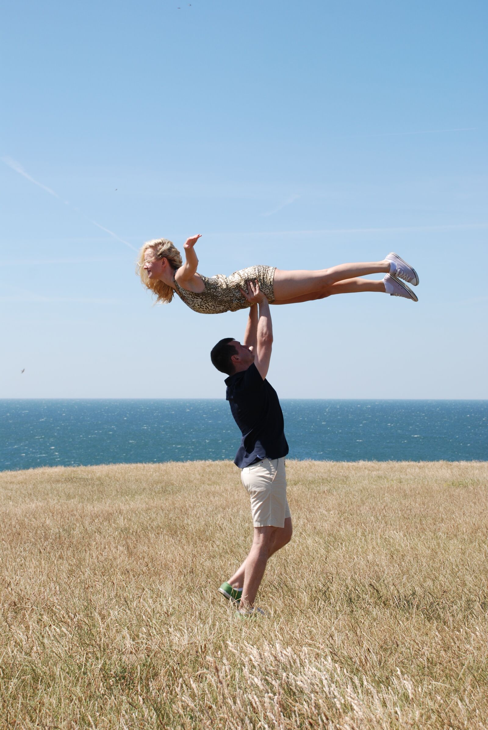Nikon D80 sample photo. Akroyoga, sea, truck photography