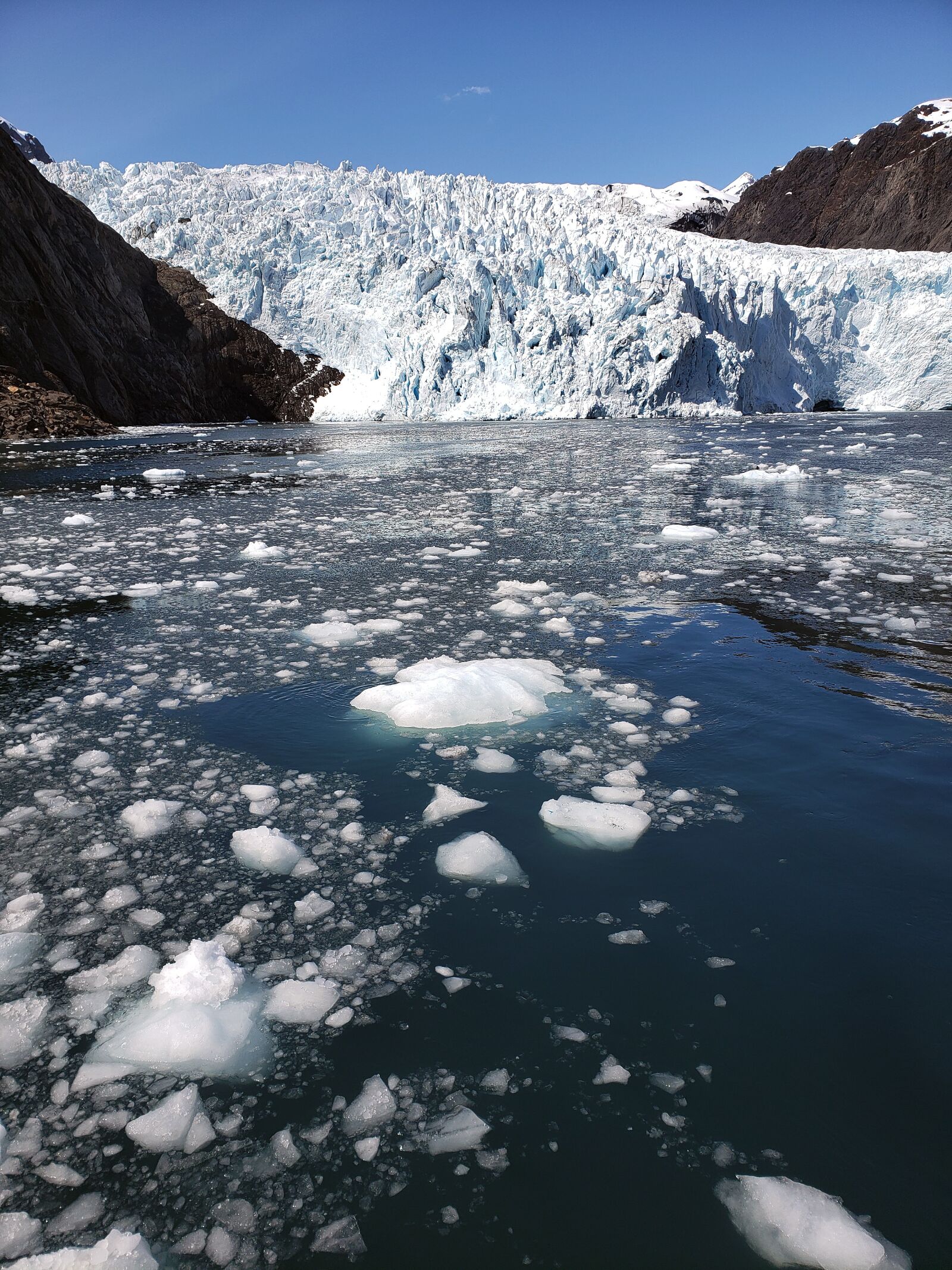 Samsung Galaxy S9 sample photo. Alaska, iceberg, ocean photography