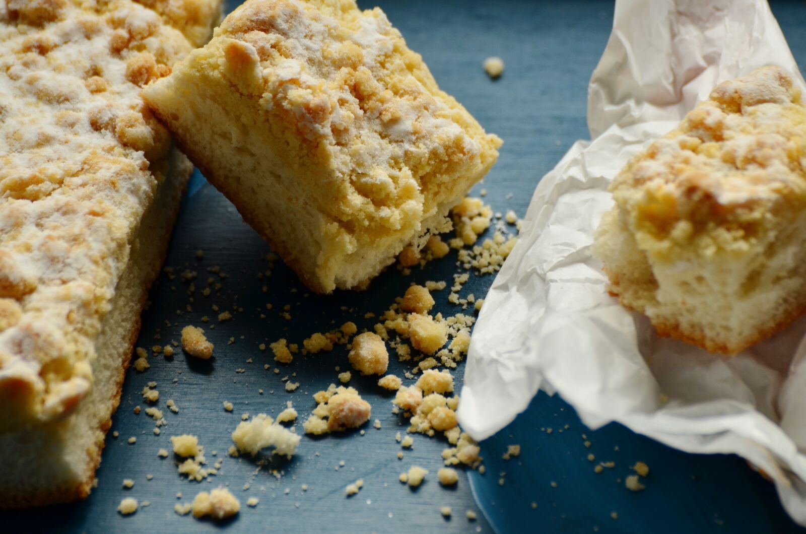 Nikon D5100 sample photo. Streusel cake, cake, crumb photography