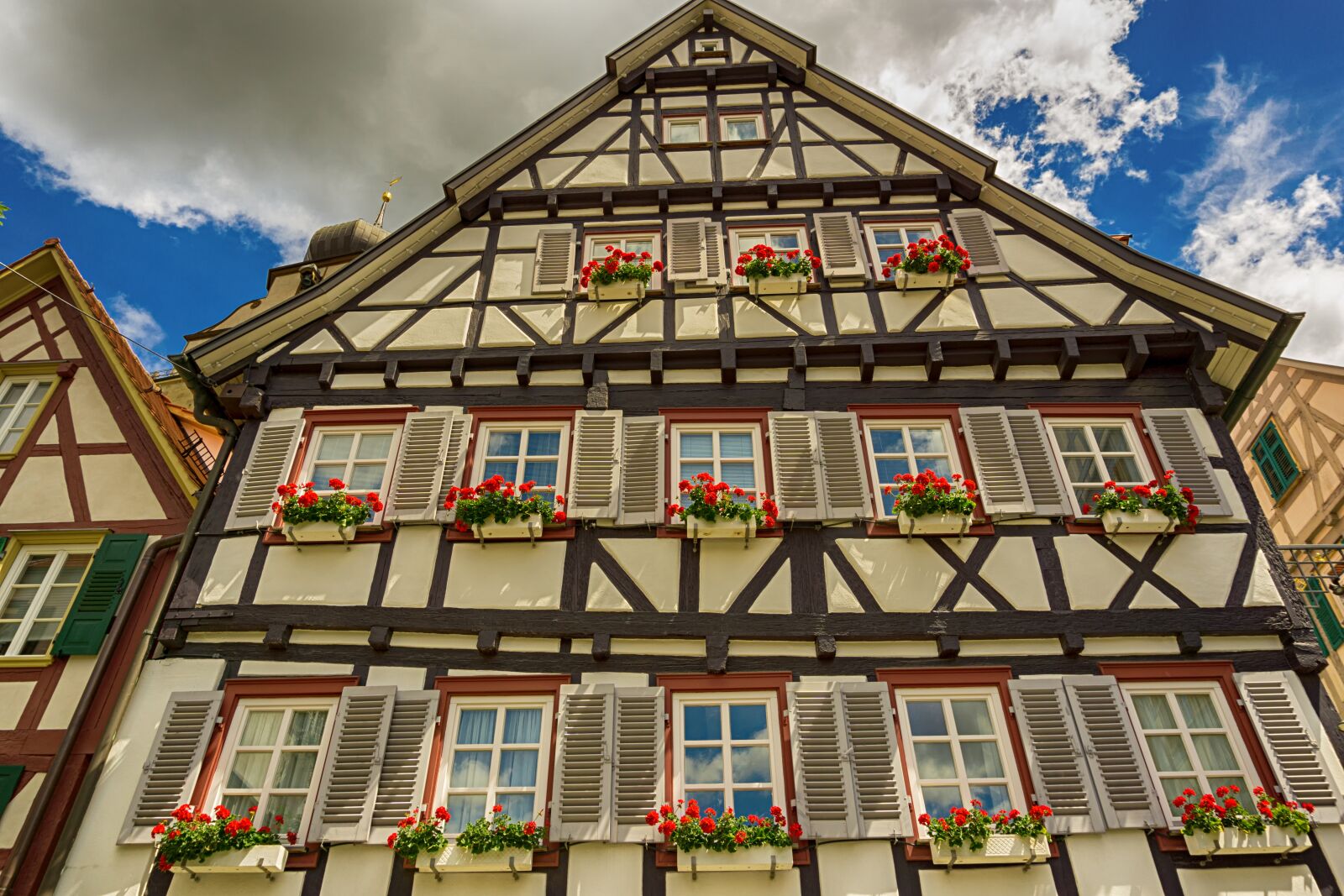 Sony a6000 sample photo. House, building, old photography