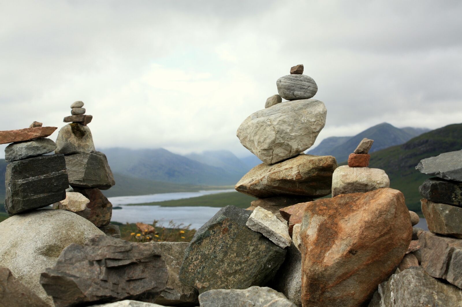Canon EOS 450D (EOS Rebel XSi / EOS Kiss X2) sample photo. Stones, scotland, hiking photography