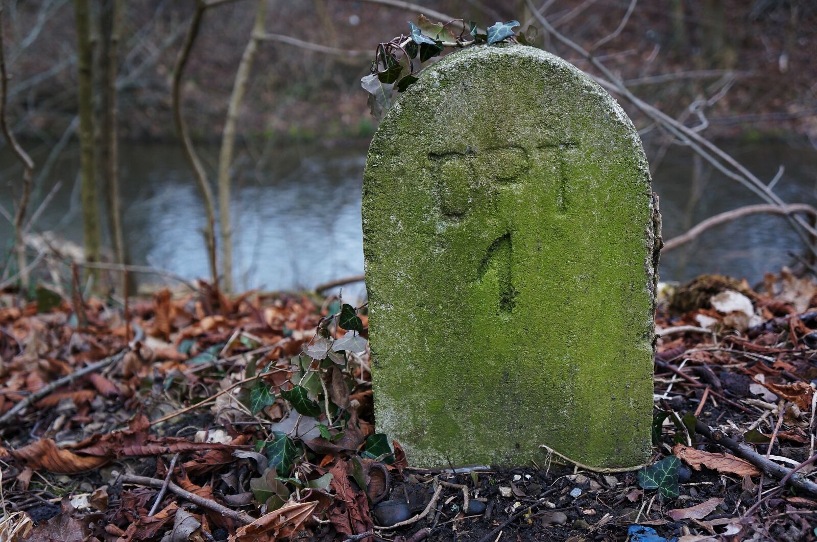 Sony Alpha NEX-5N + Sony E 18-55mm F3.5-5.6 OSS sample photo. Stone, landmark, mark photography
